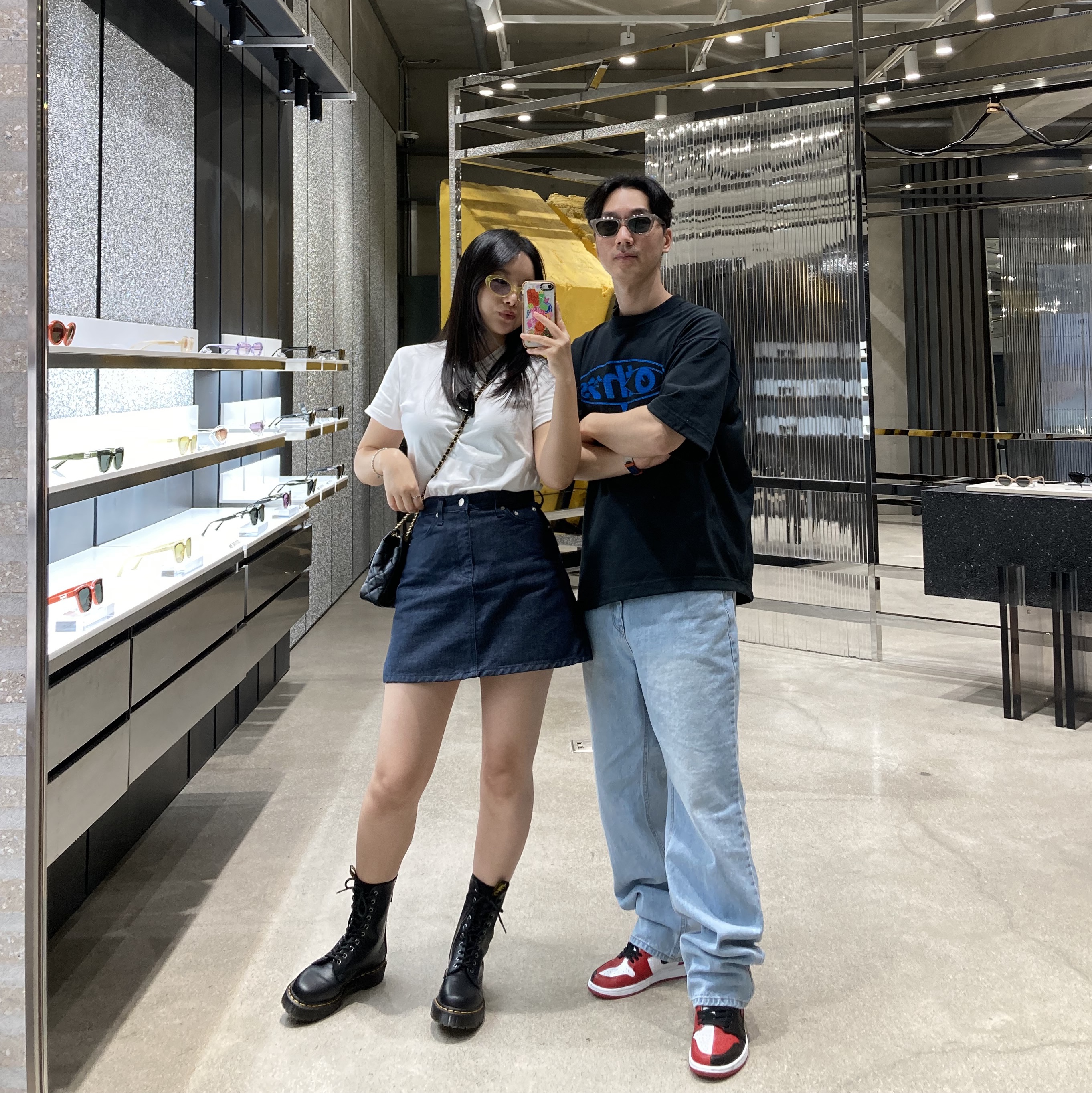 Jordan 1 Retro High Homage To Home (Non-Numbered), Nike x Off-White NRG T-Shirt Black - US/EU 착용 스타일