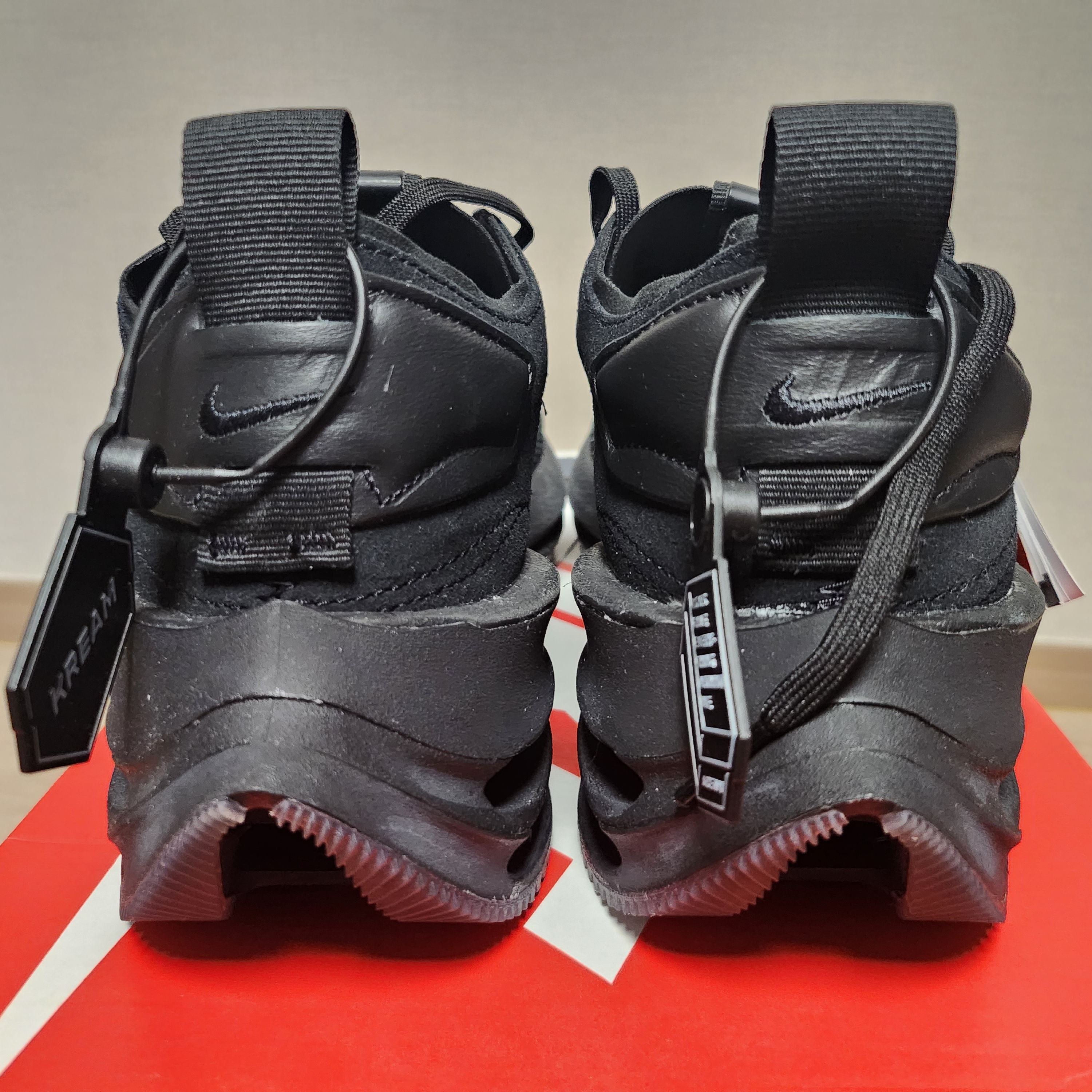 (W) Nike Zoom Double Stacked Triple Black 착용 스타일 - 4
