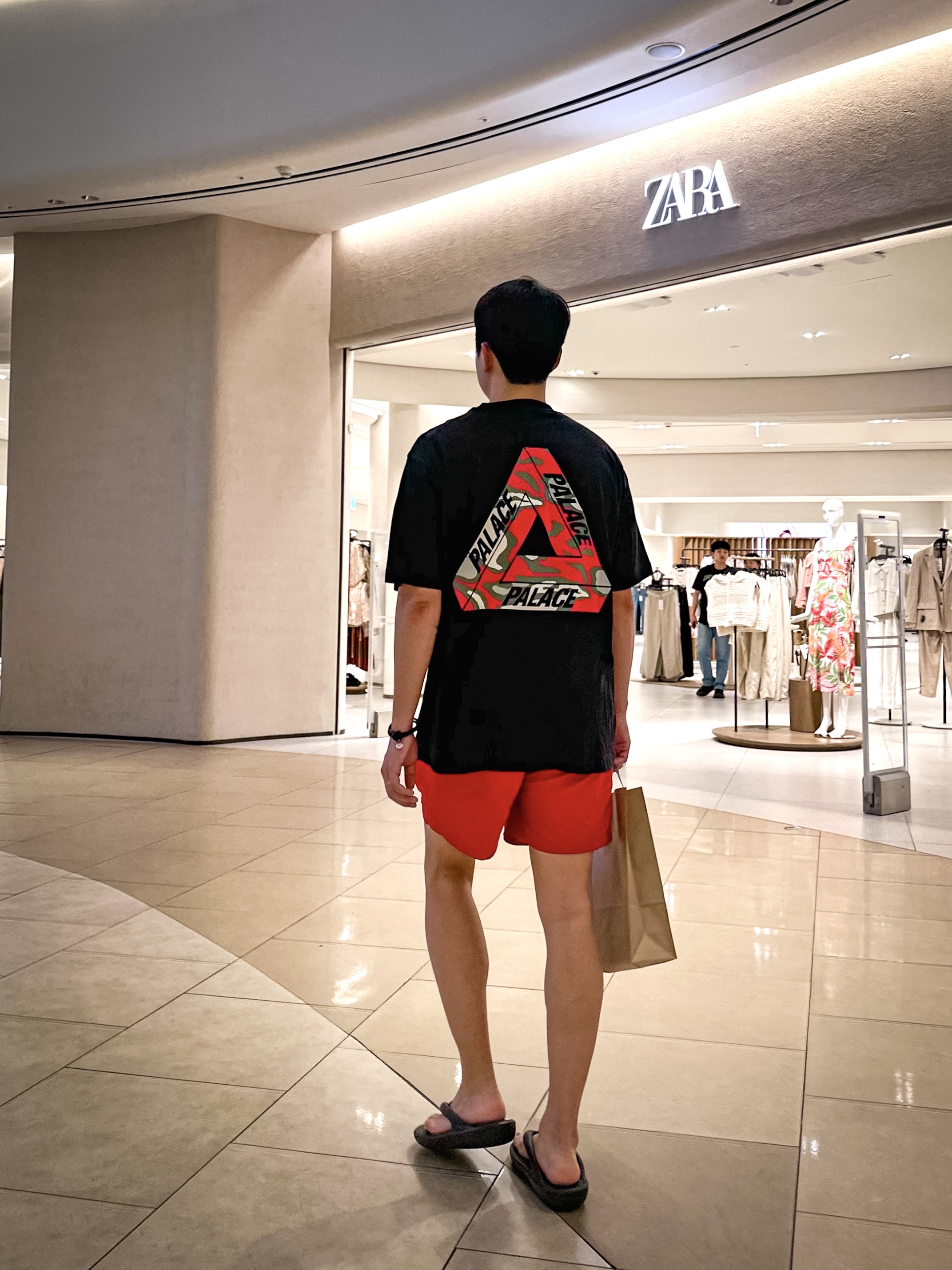 Palace Jungle Camo Tri-Ferg T-Shirt Black - 23SS 착용 스타일