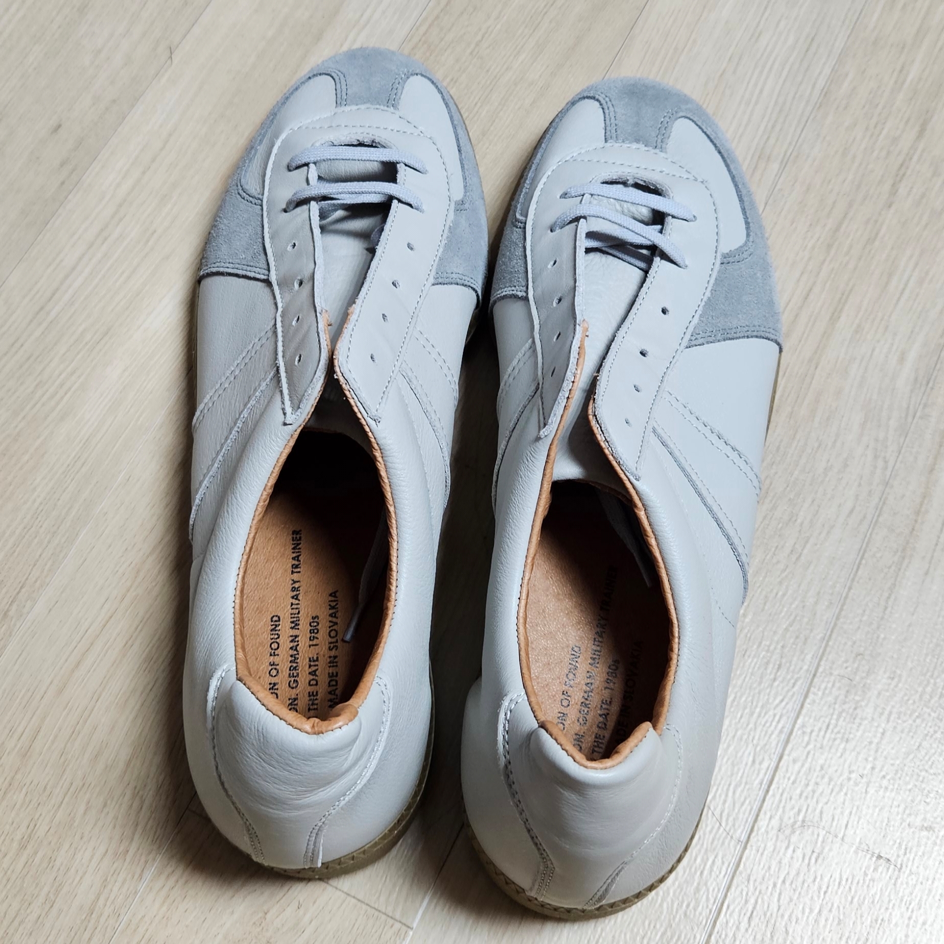 Reproduction of Found German Military Trainer 1700L Light Gray 착용 스타일