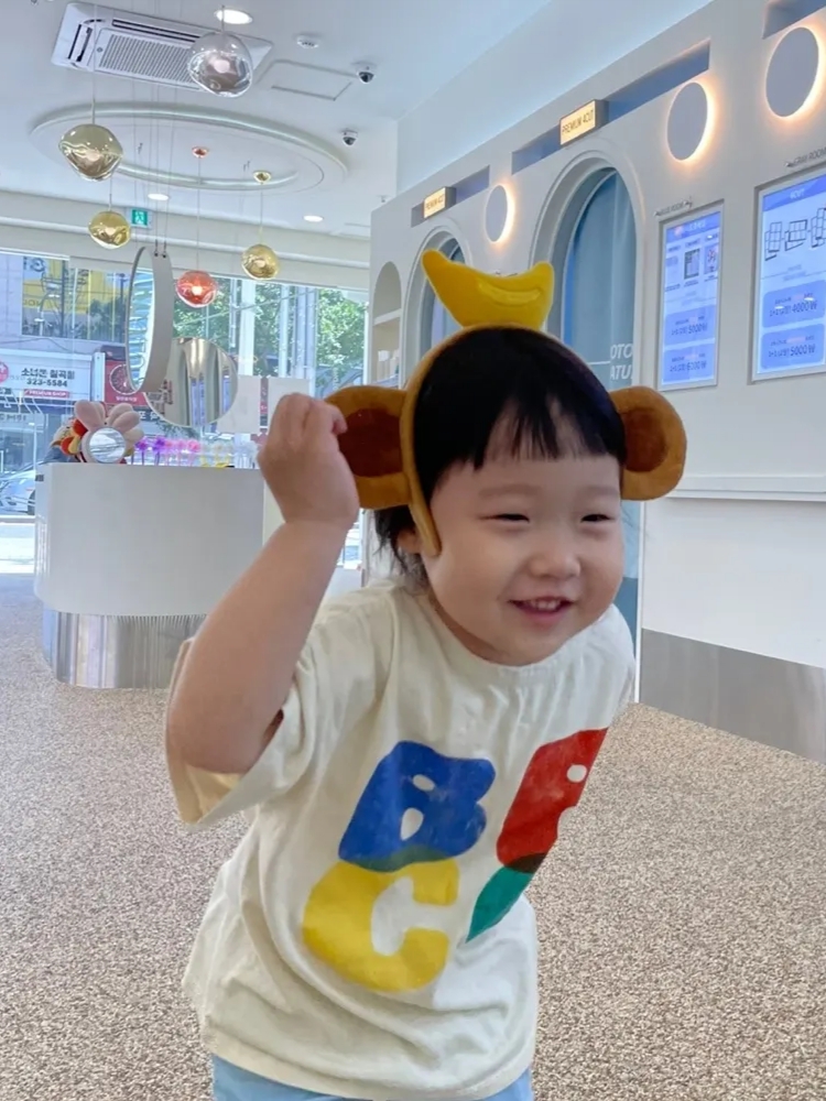 Supreme Military Camp Cap Black - 22FW, Stussy Modern Age T-Shirt White 착용 스타일 - 2