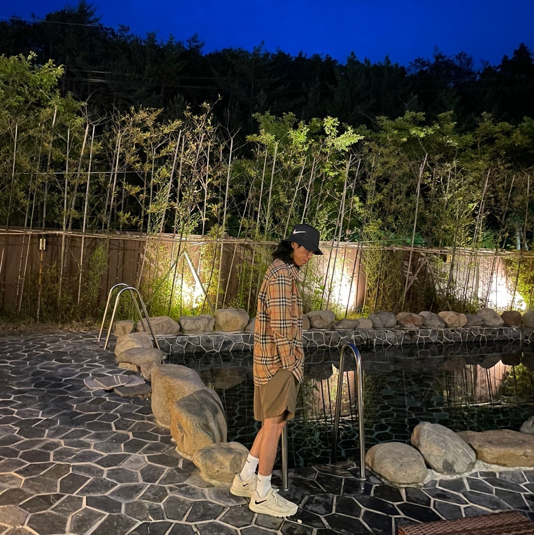 Burberry Check Cotton Poplin Shirt Archive Beige, Stussy Big Stock Water Shorts Brown 착용 스타일 - 1