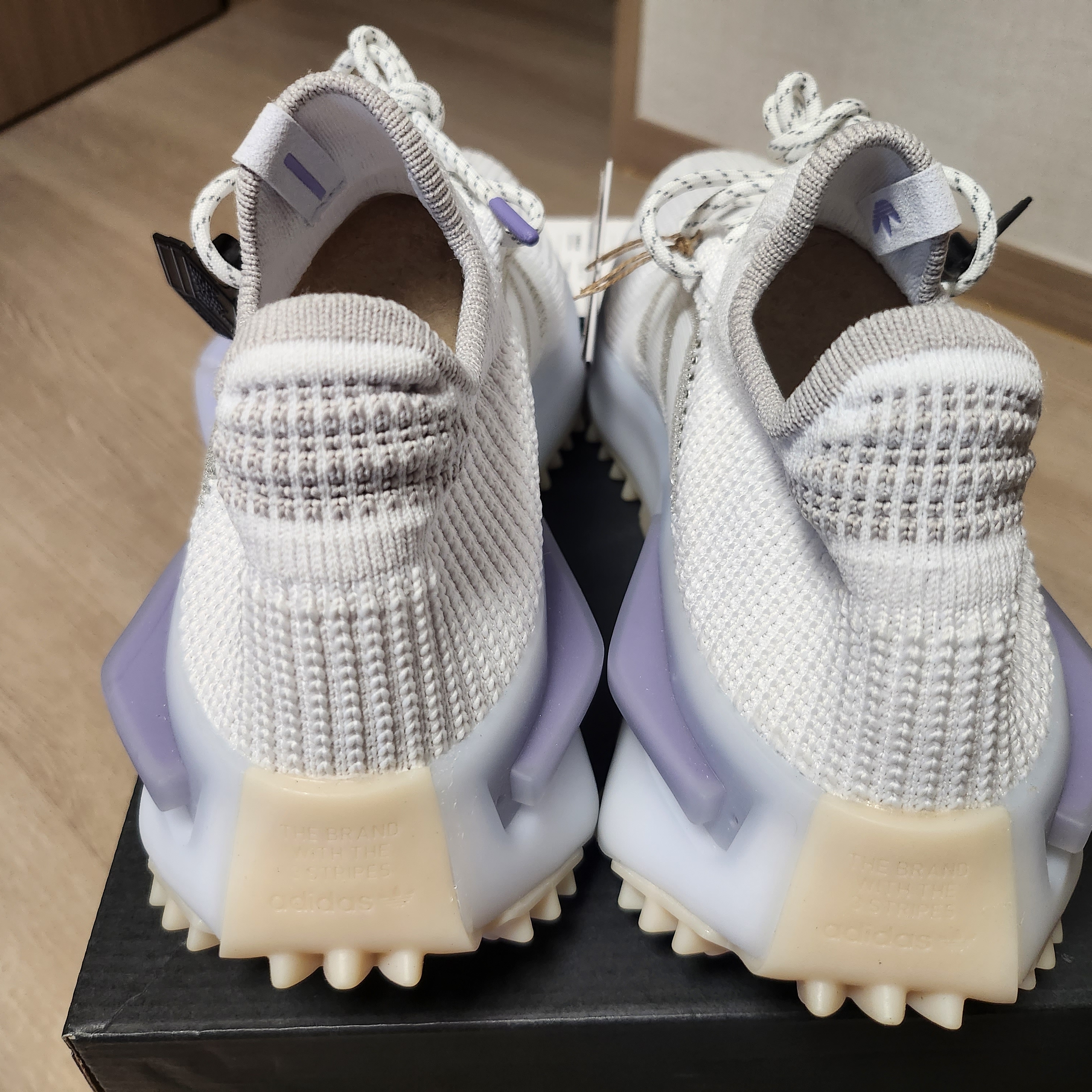 Adidas NMD S1 Cloud White Light Purple 착용 스타일 - 3