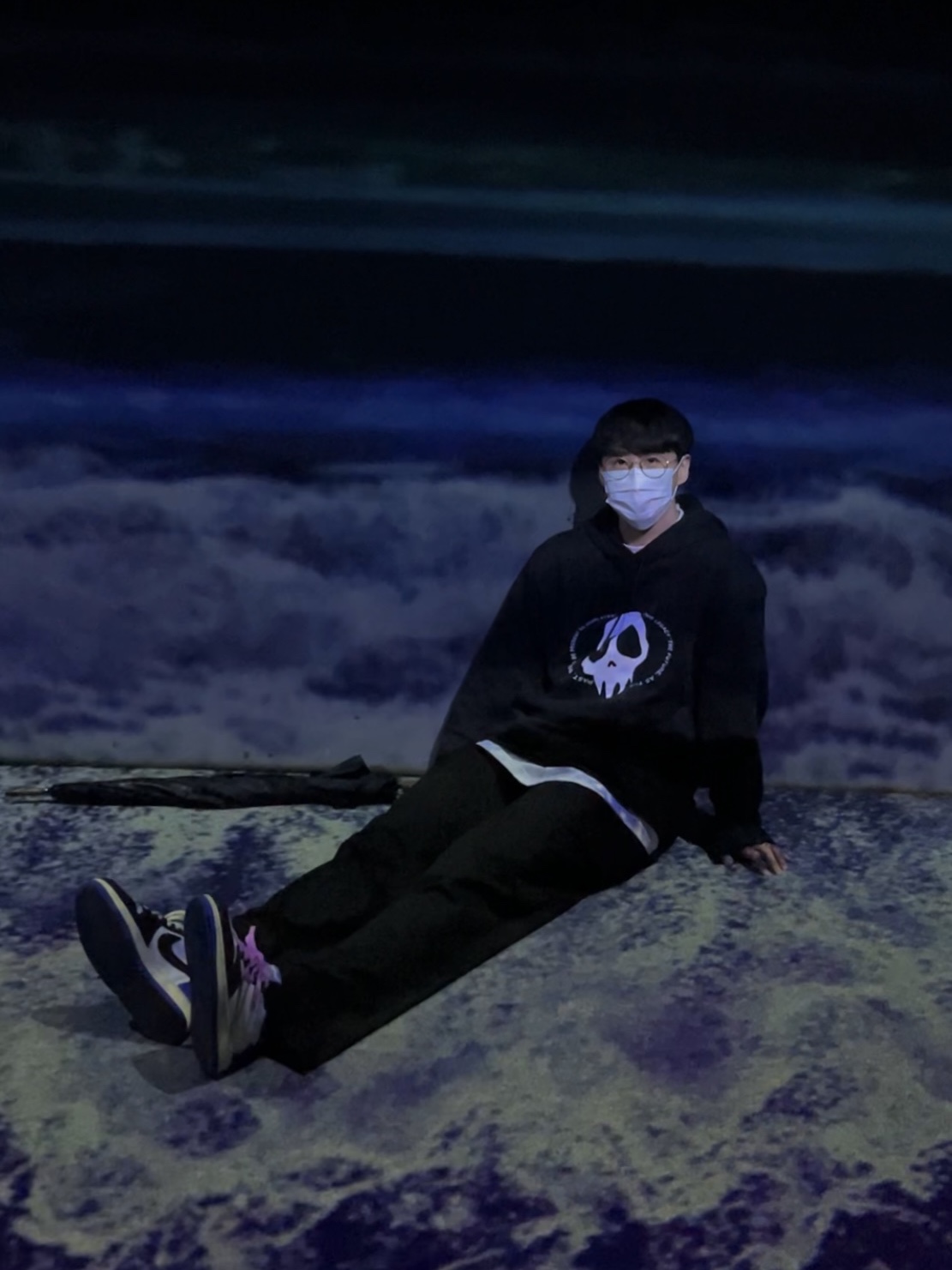 Our Legacy Loose Hoodie Maverick Skull Print Black, Jordan 1 x Travis Scott x Fragment Retro Low OG SP Military Blue 착용 스타일