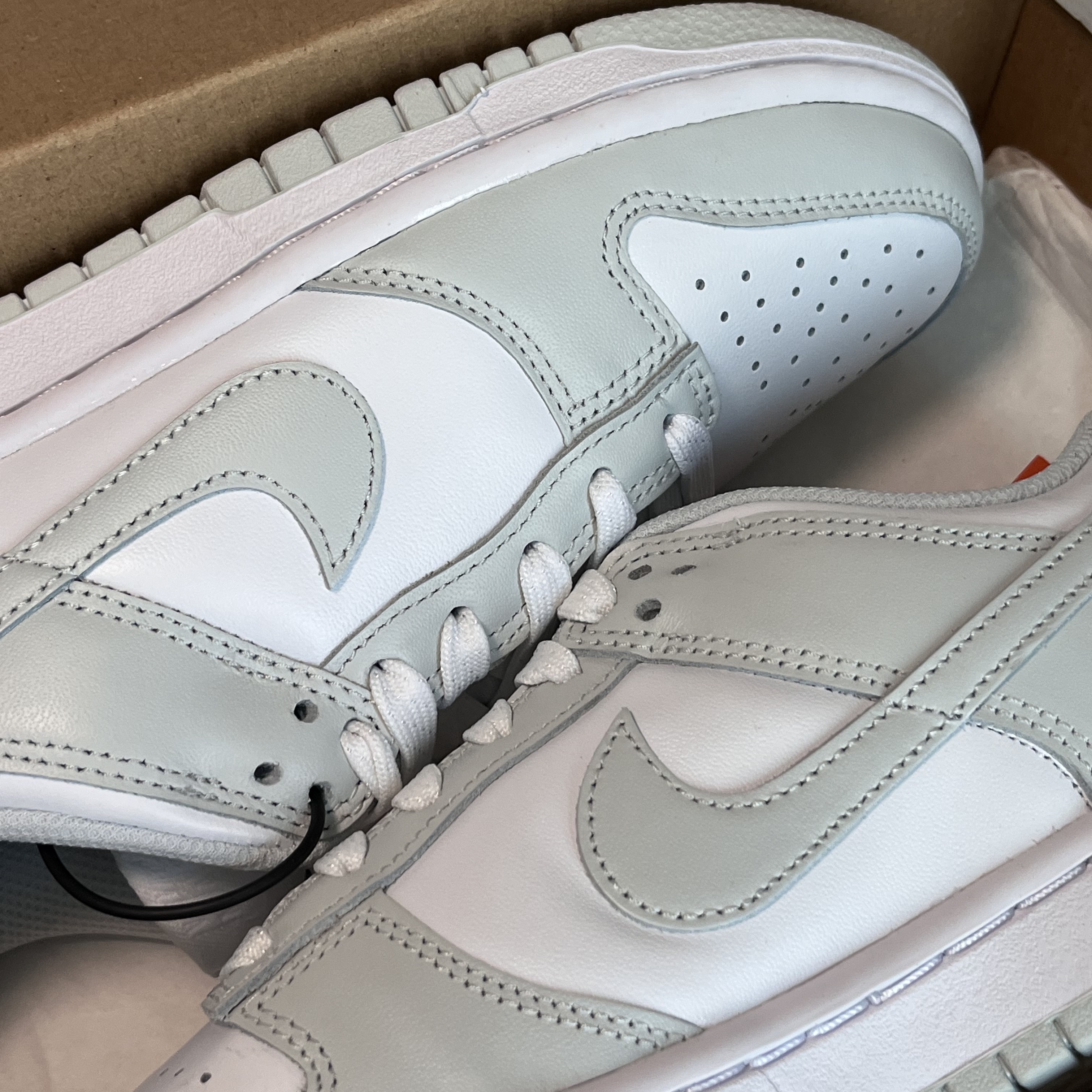 (W) Nike Dunk Low Photon Dust 착용 스타일