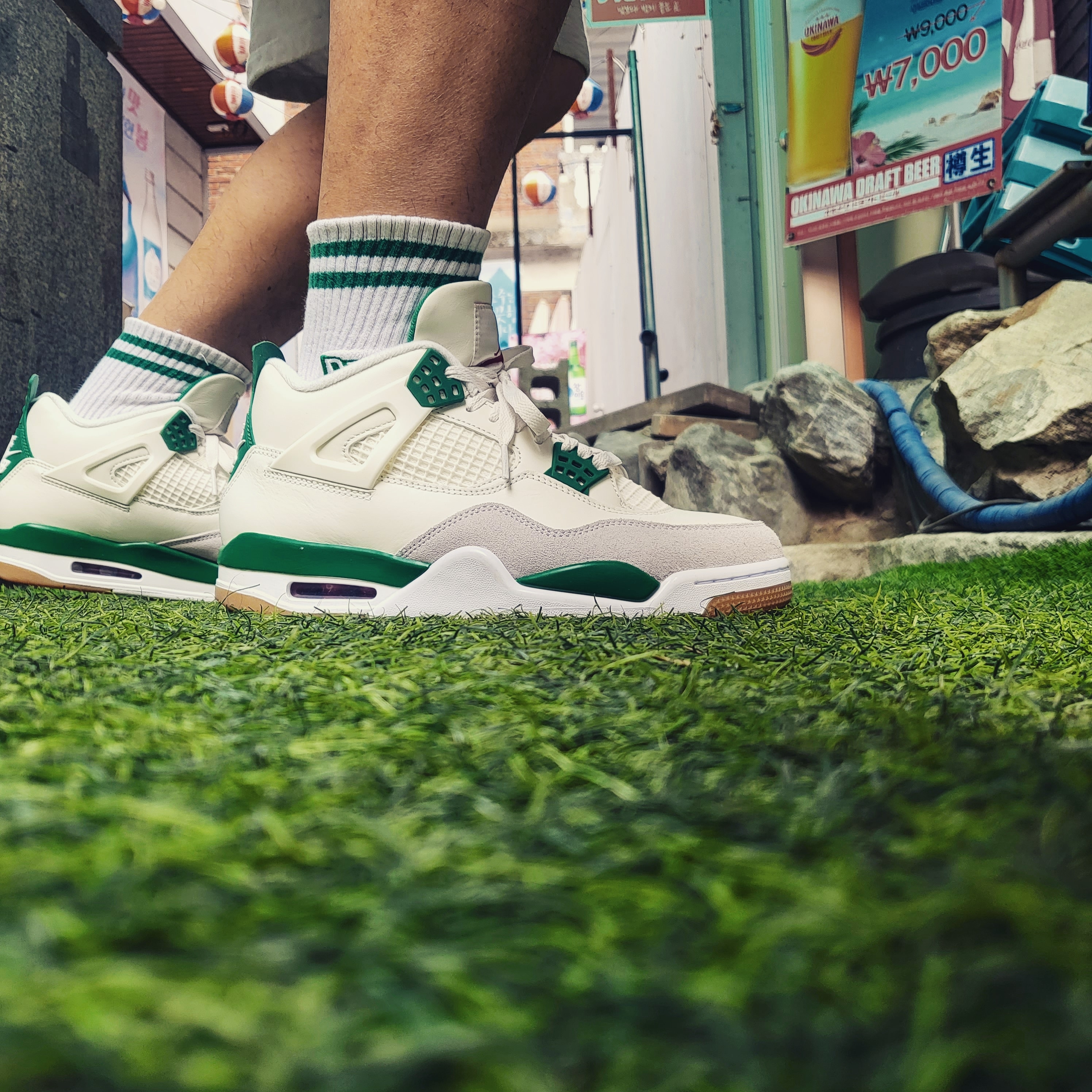 Jordan 4 x Nike SB Retro SP Pine Green 착용 스타일