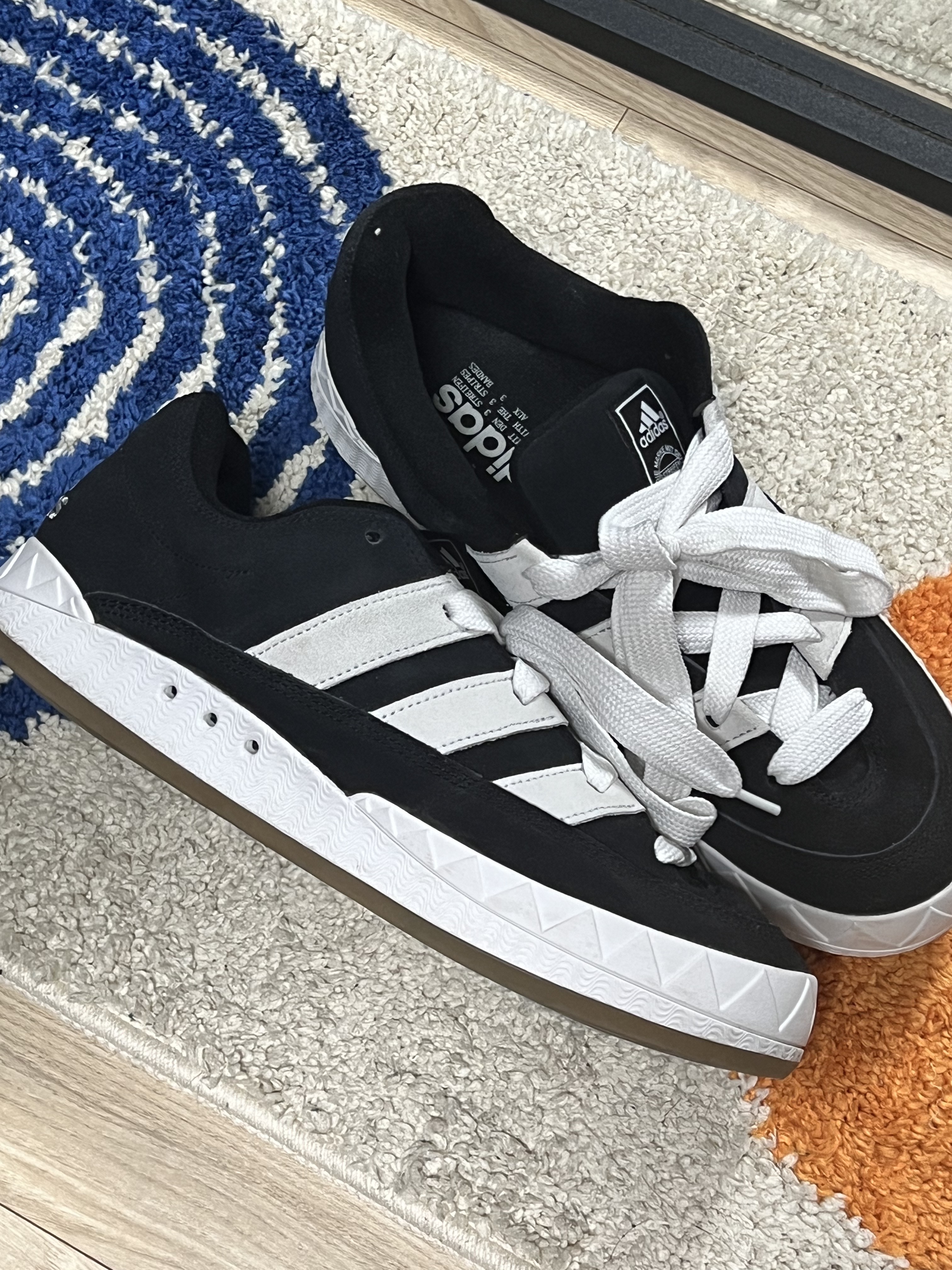 Adidas Adimatic Core Black 착용 스타일