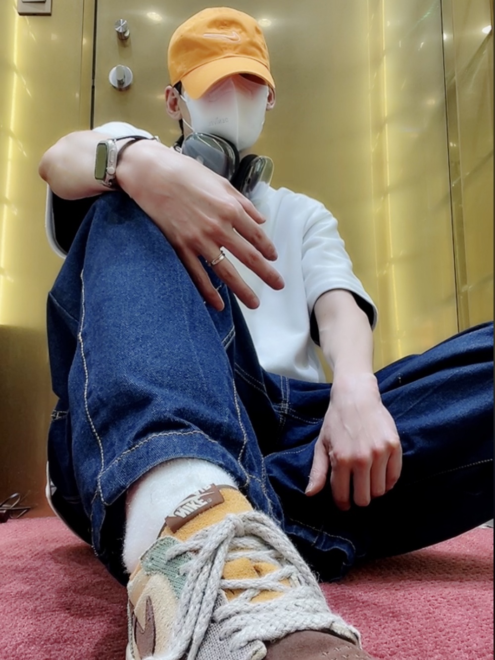Jordan 1 x Zion Williamson Retro Low OG Flax and Oil Green, IAB Studio x Ottogi Mayonnaise 50th Anniversary T-Shirt White 착용 스타일 - 1