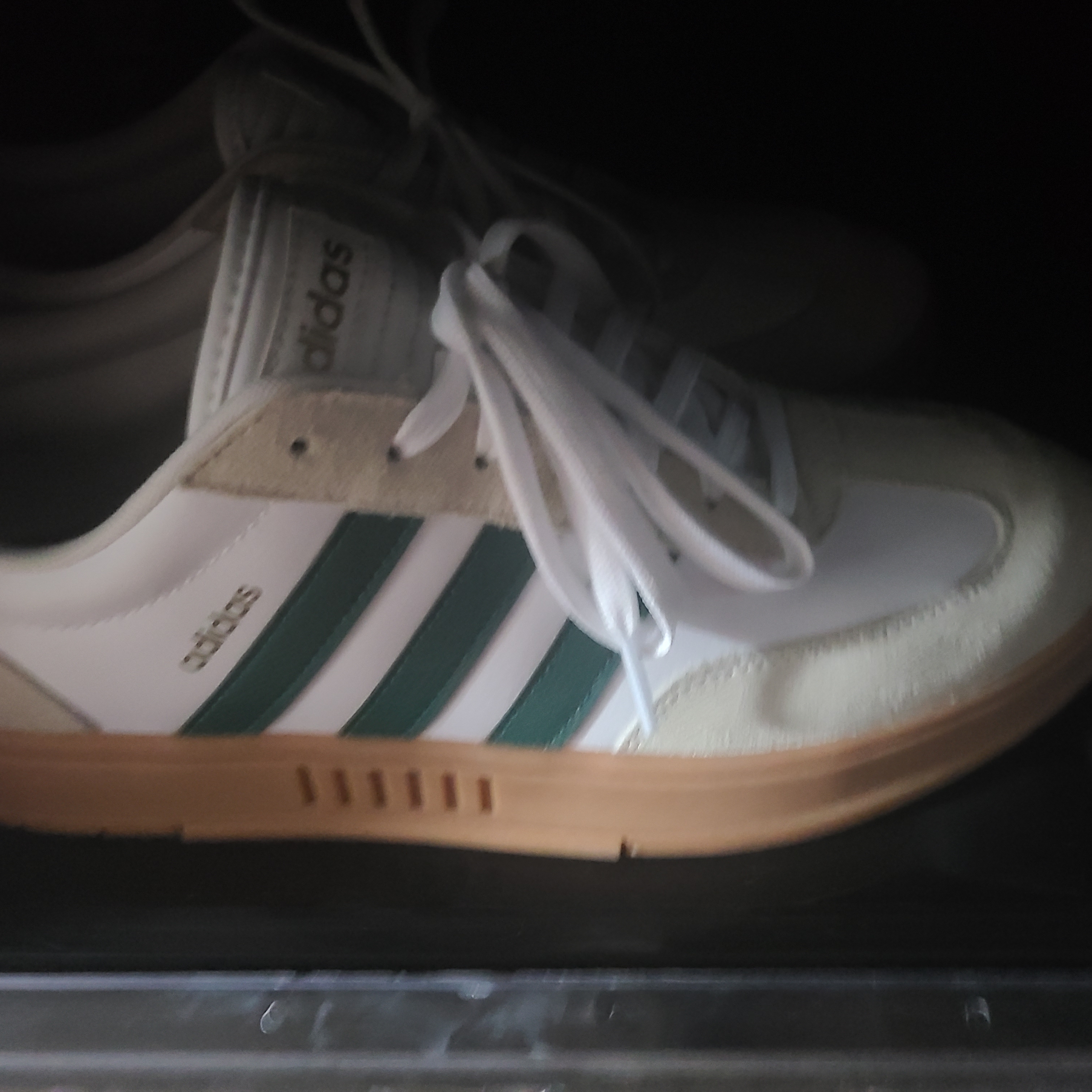 Adidas Gradas Collegiate Green 착용 스타일