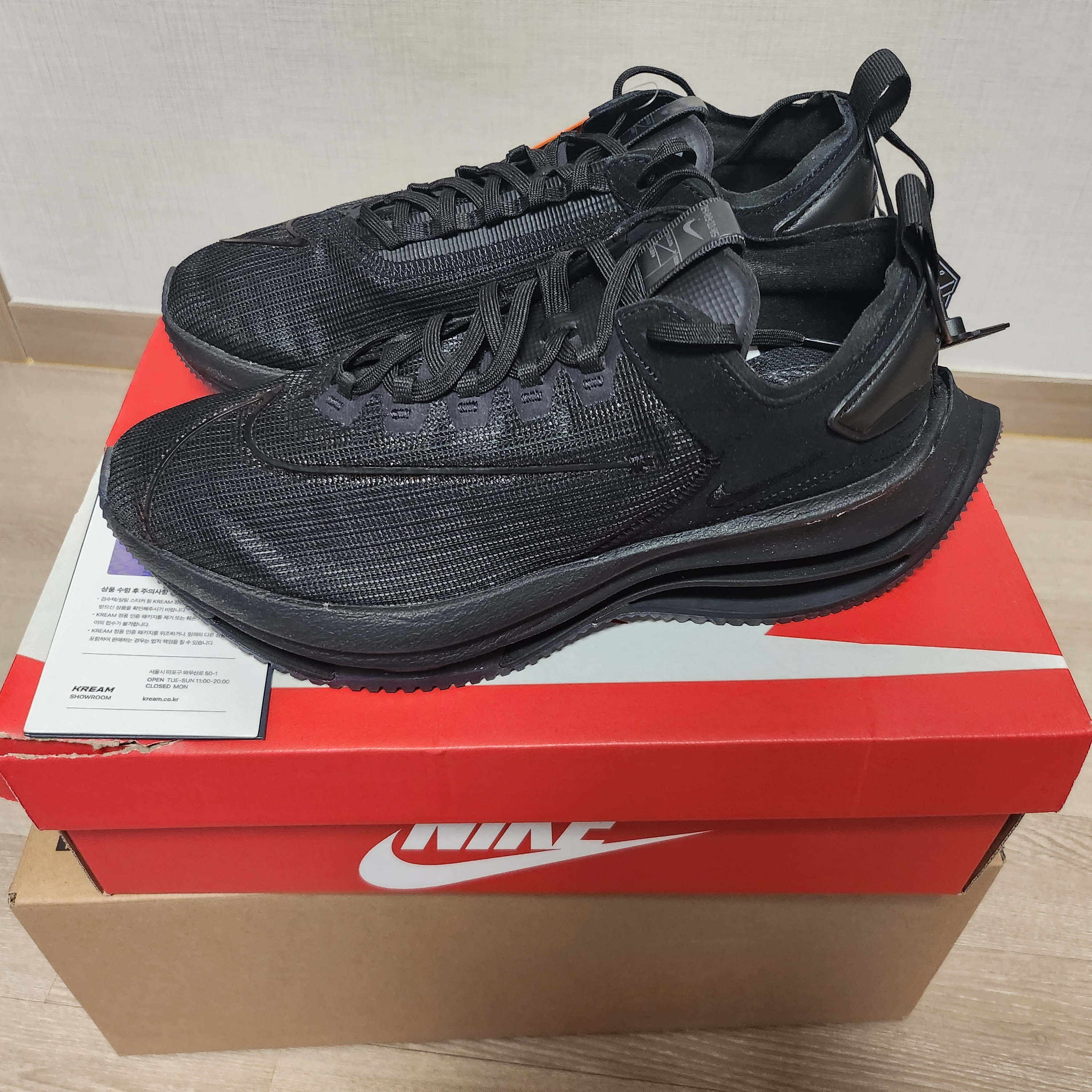 (W) Nike Zoom Double Stacked Triple Black 착용 스타일 - 1