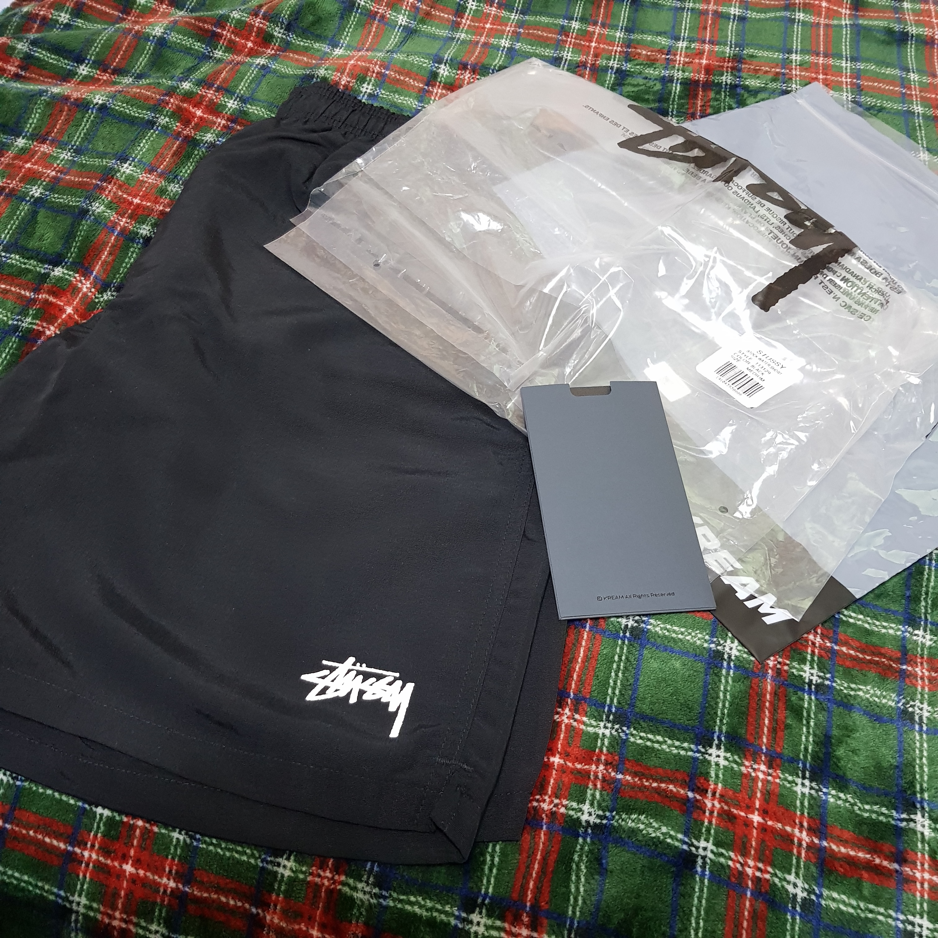 Stussy Stock Water Shorts Black 착용 스타일