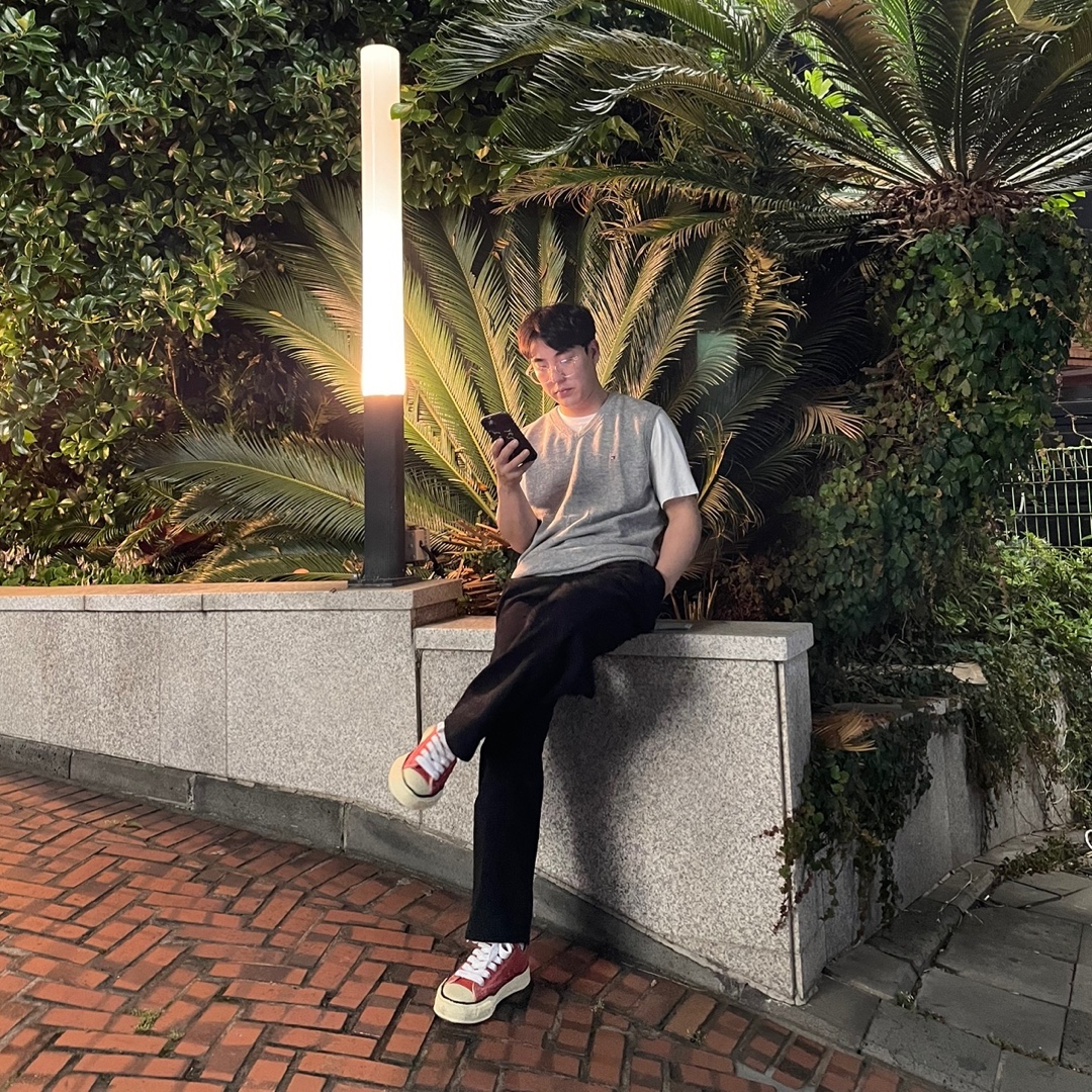 Maison Mihara Yasuhiro Peterson VL OG Sole Canvas Low-top Sneakers Orange 착용 스타일