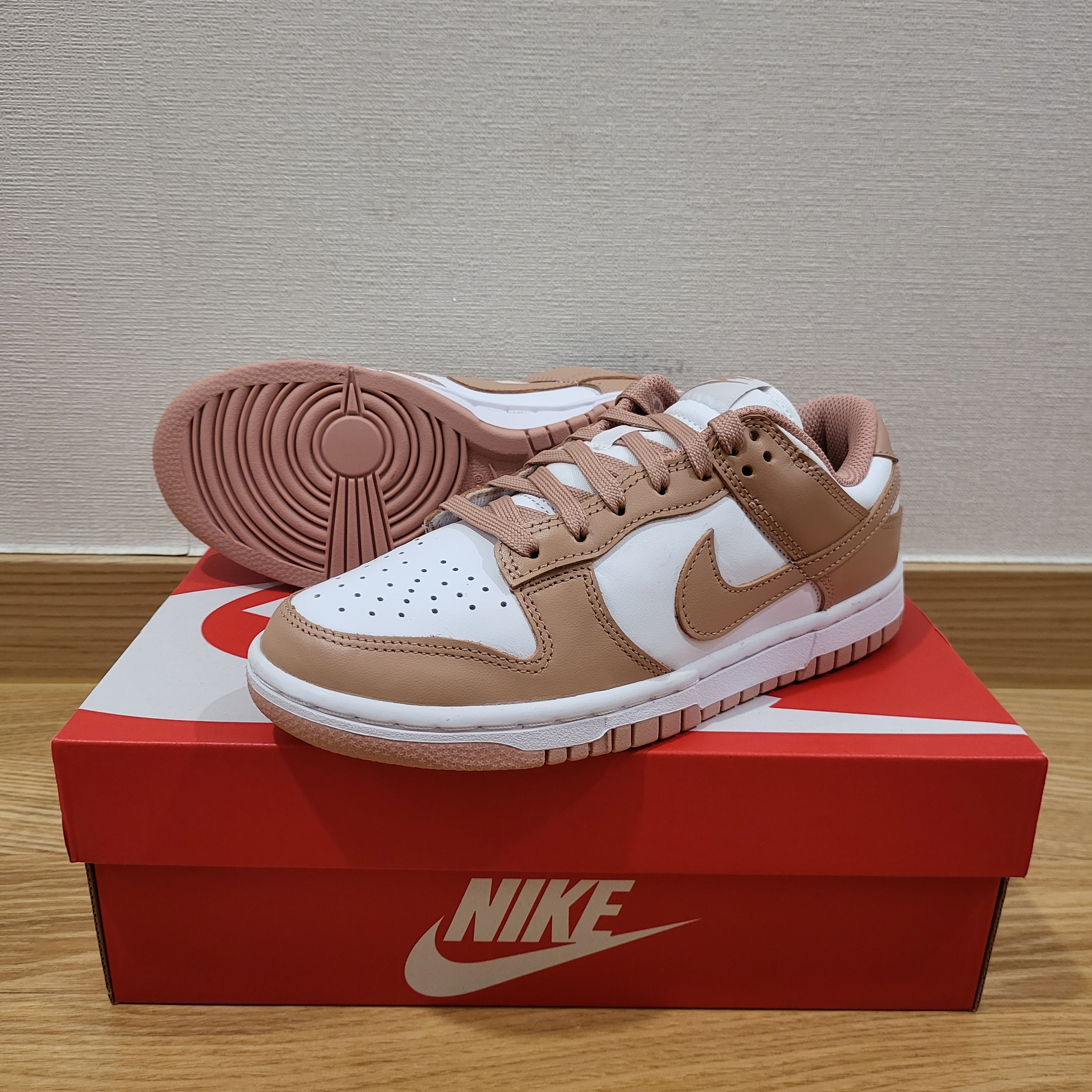 (W) Nike Dunk Low Rose Whisper 착용 스타일 - 1