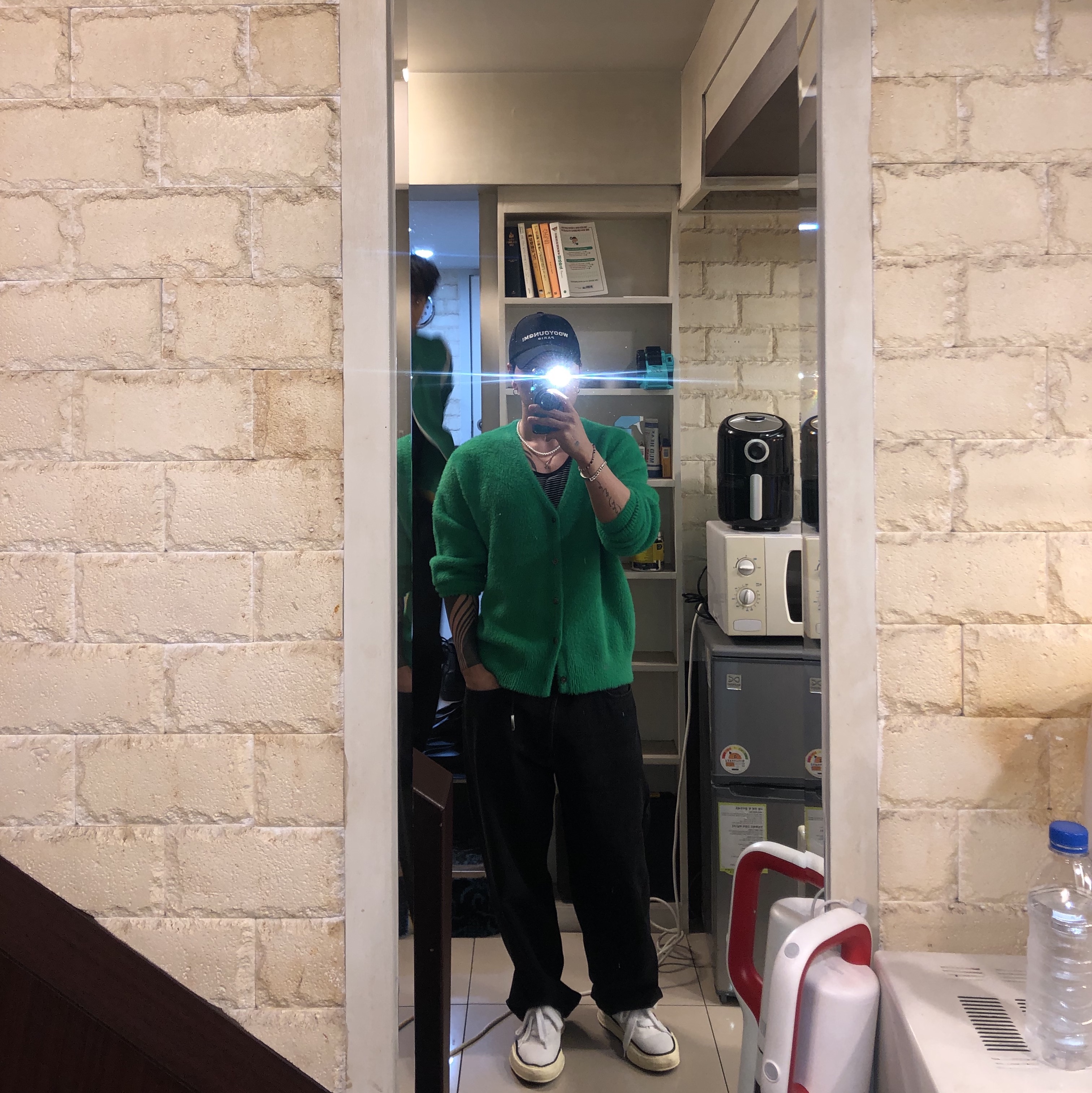 Maison Mihara Yasuhiro Baker OG Sole OD Canvas Low-top Sneakers White, Wooyoungmi White Embroidered Logo Ball Cap Black 착용 스타일