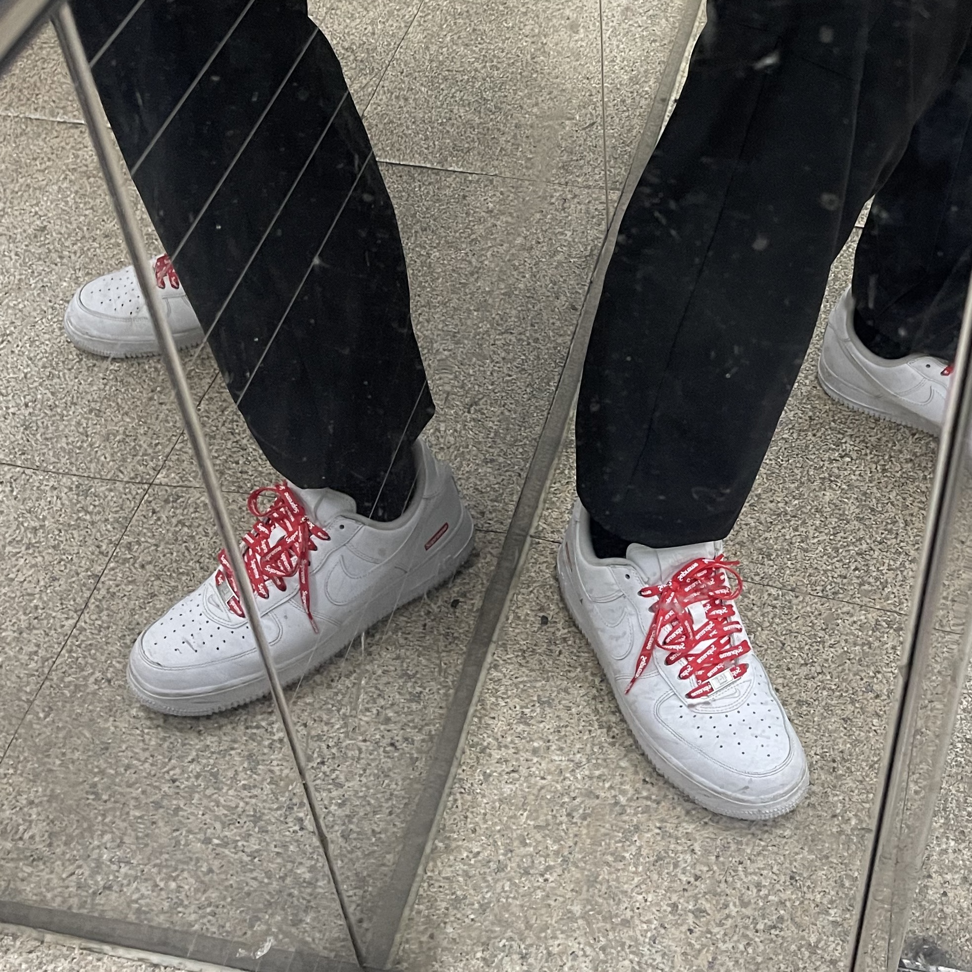 Nike x Supreme Air Force 1 Low White 착용 스타일