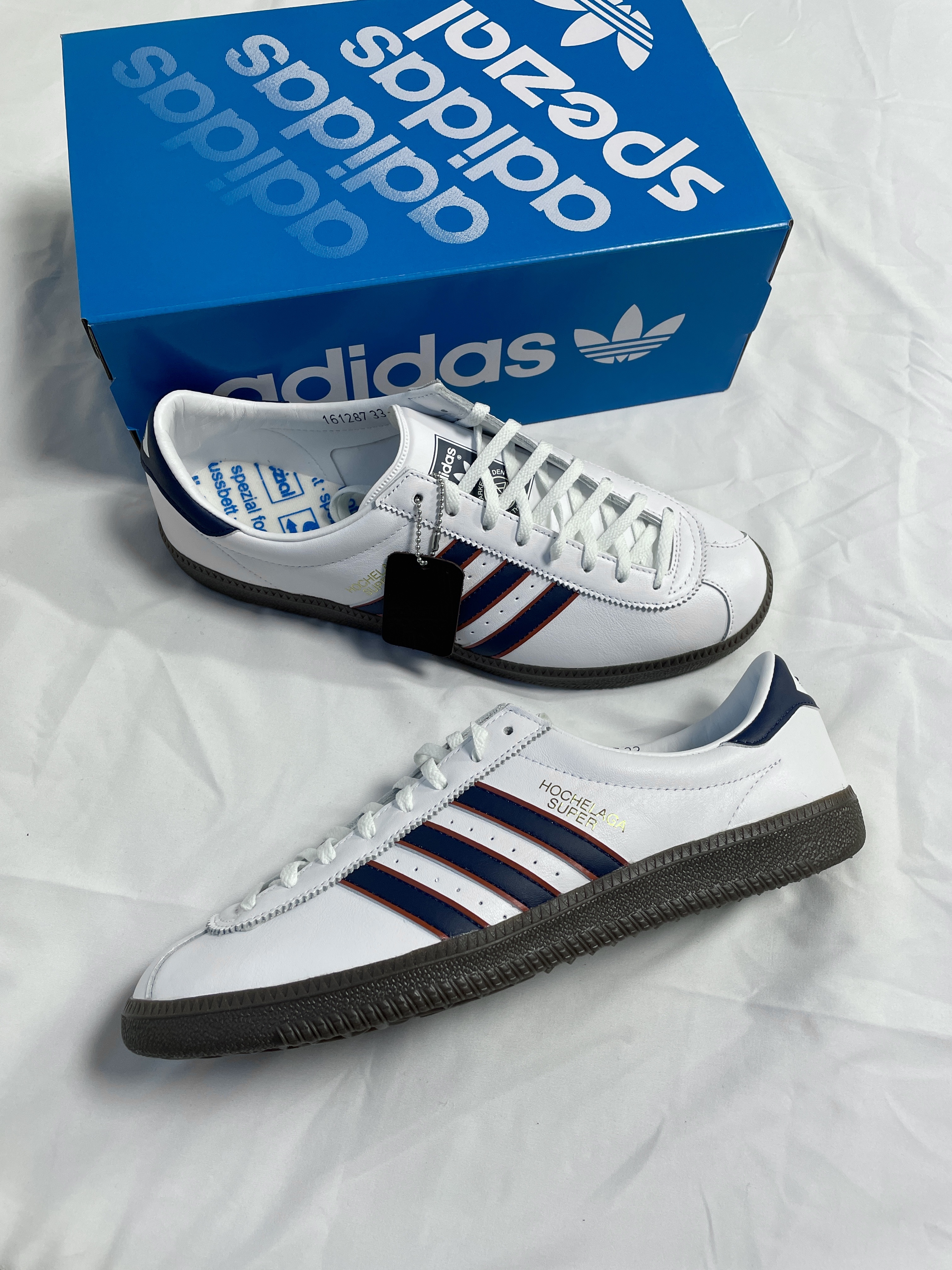 Adidas Hochelaga Spezial Cloud White 착용 스타일