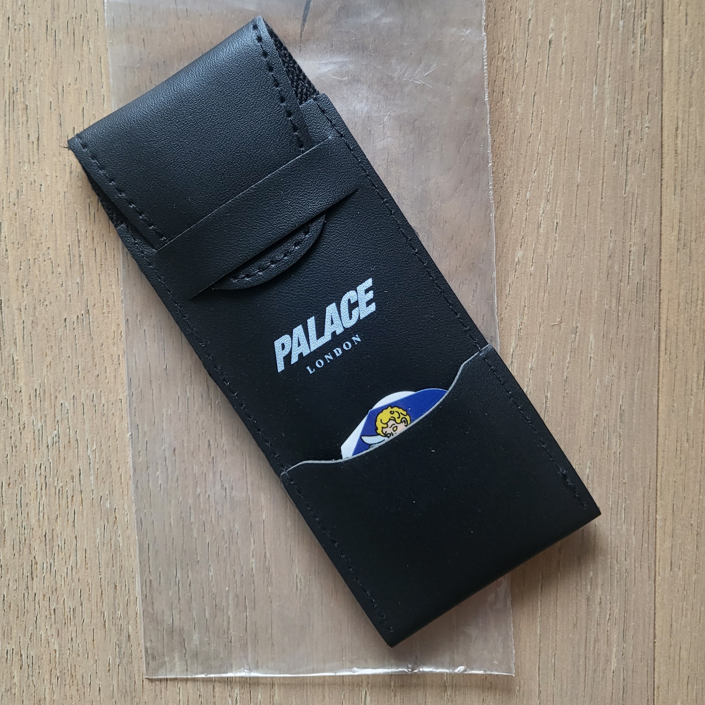 Palace Winmau Fallen Angels Darts - 23SS 착용 스타일