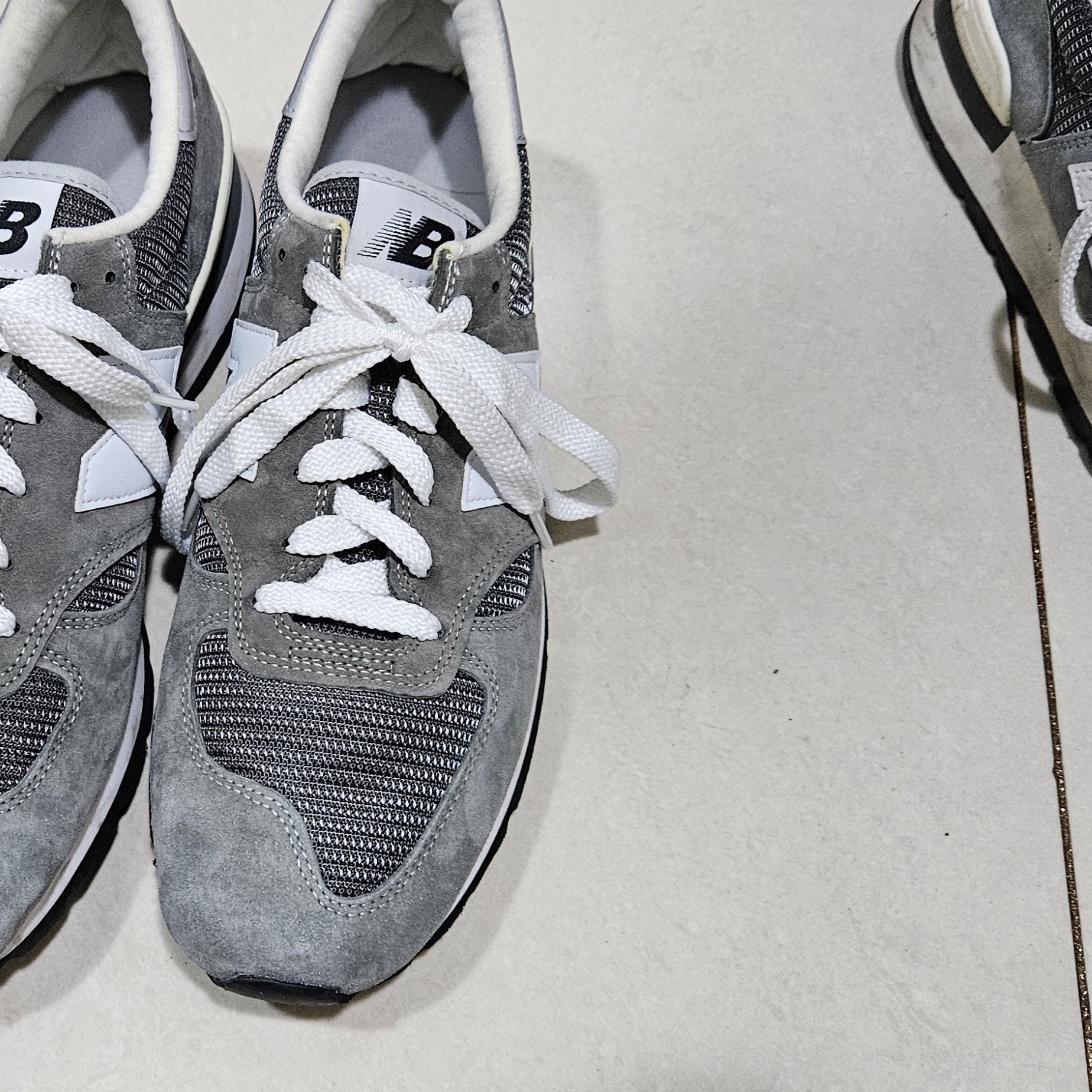 New Balance 990 Made in USA Grey 착용 스타일