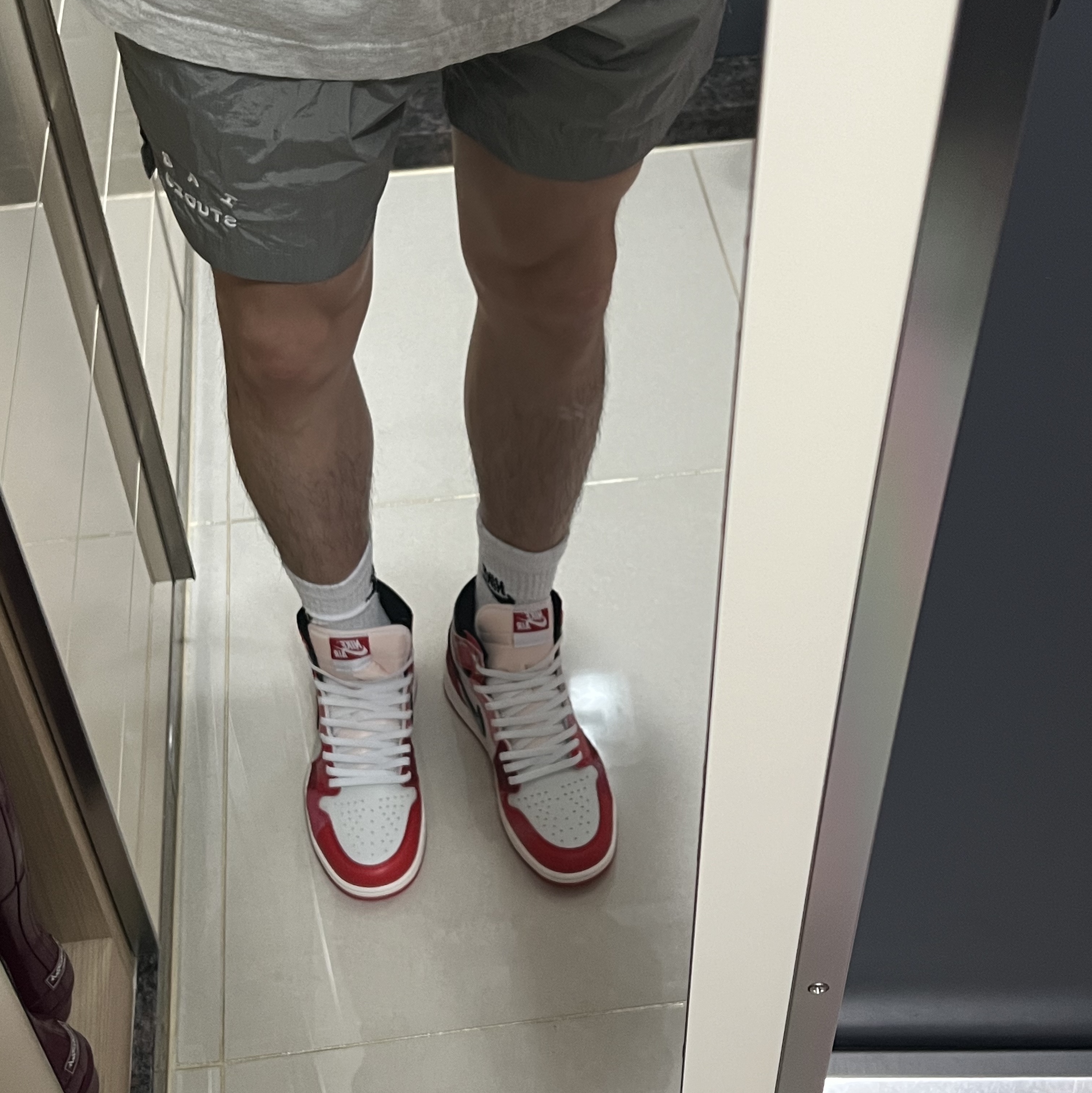 IAB Studio Woven Shorts Gray, Essentials The Core Collection Short Sleeve Polo Oatmeal 착용 스타일