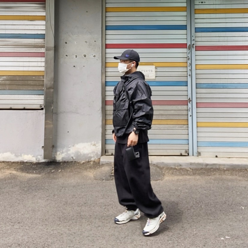 Salomon XT-6 Lunar Rock Dark Sapphire, Nike x Stussy NRG Washed Fleece Pants Black (DO5296-010) 착용 스타일