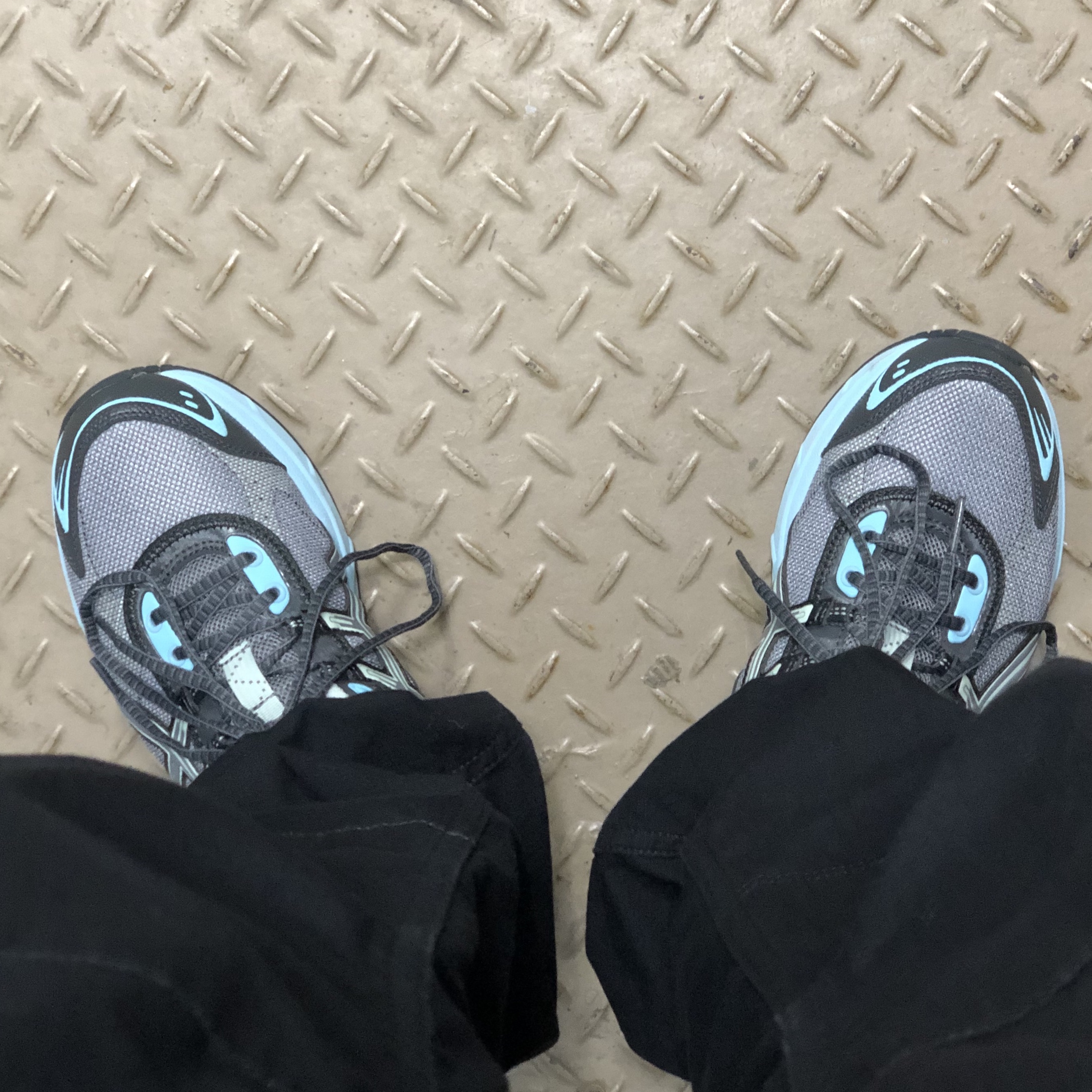 Asics UB2-S Gel-1130 Metropolis Lichen Rock 착용 스타일