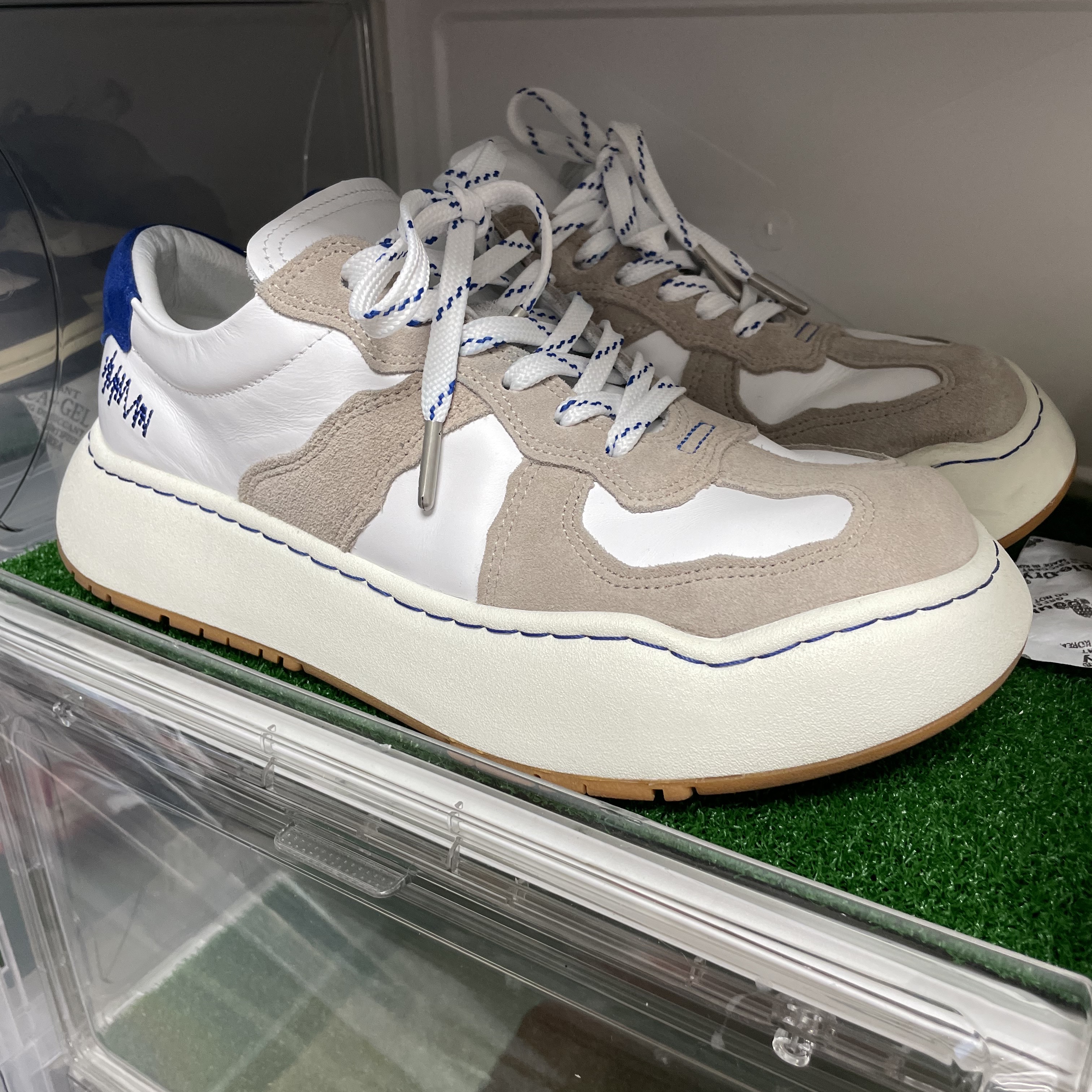 Ader Error Log; Baus Off White 착용 스타일 - 2