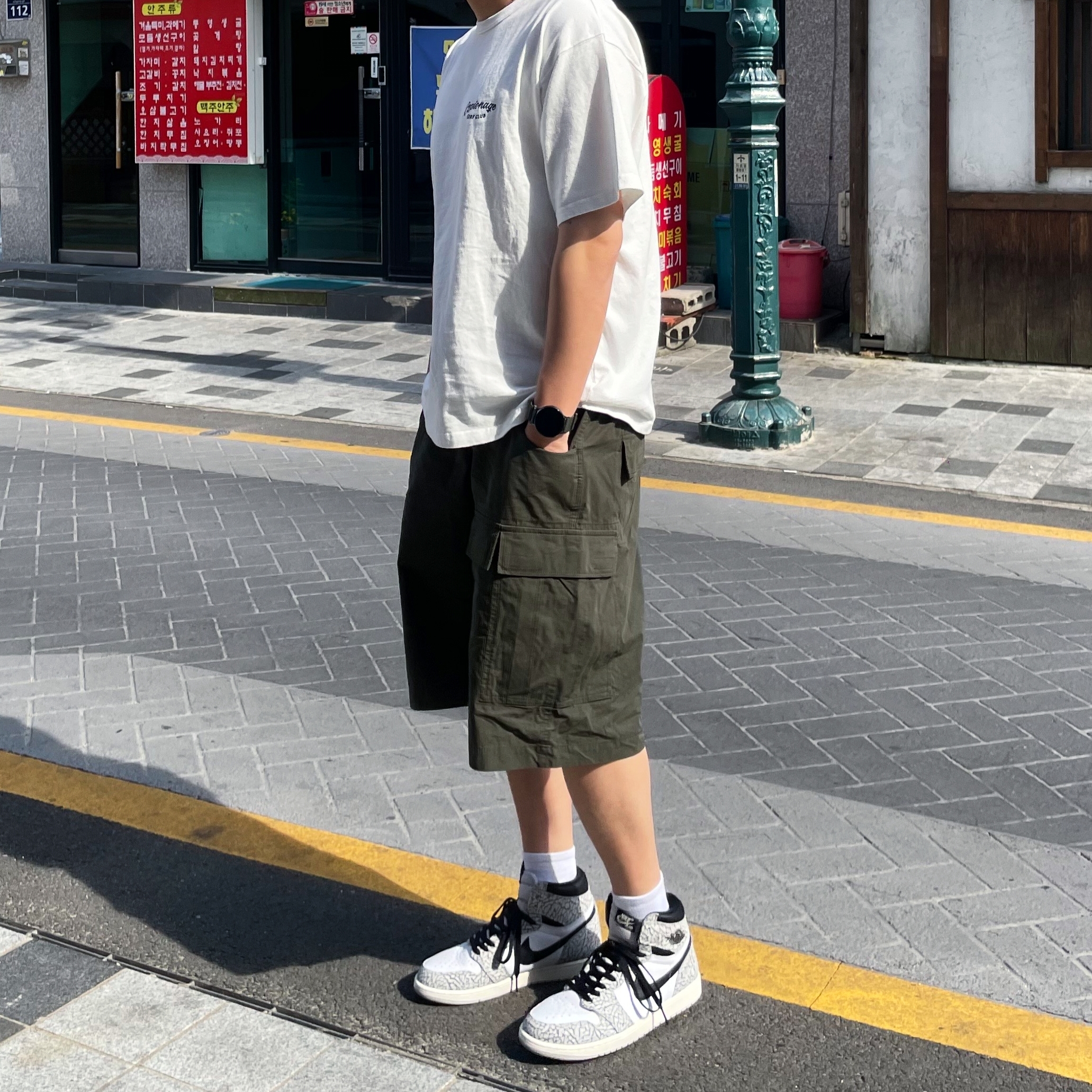 Jordan 1 Retro High OG White Cement 착용 스타일