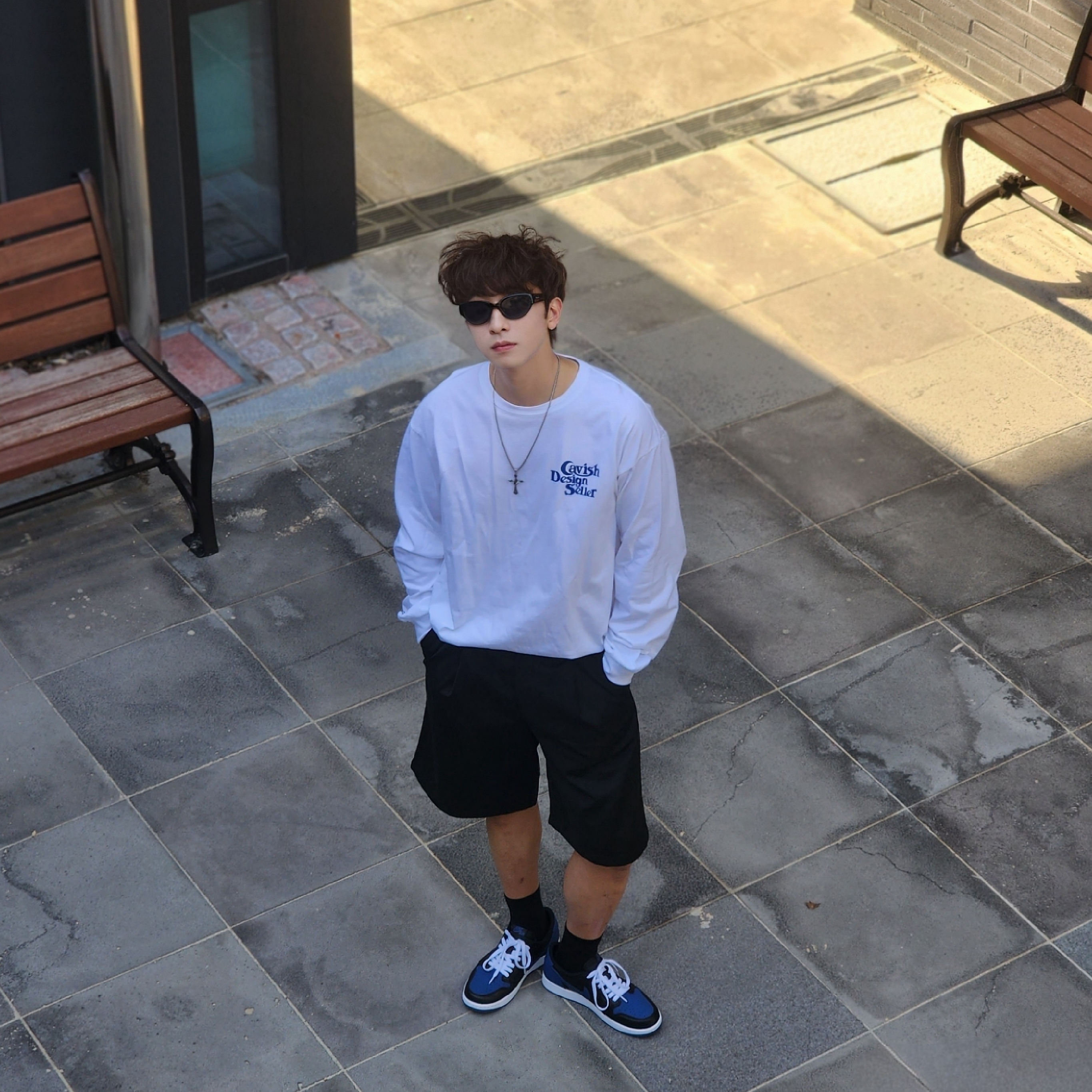 조던 1 레트로 로우 OG 미스틱 네이비, (W) 조던 1 레트로 로우 OG 미스틱 네이비 착용 스타일 - 5
