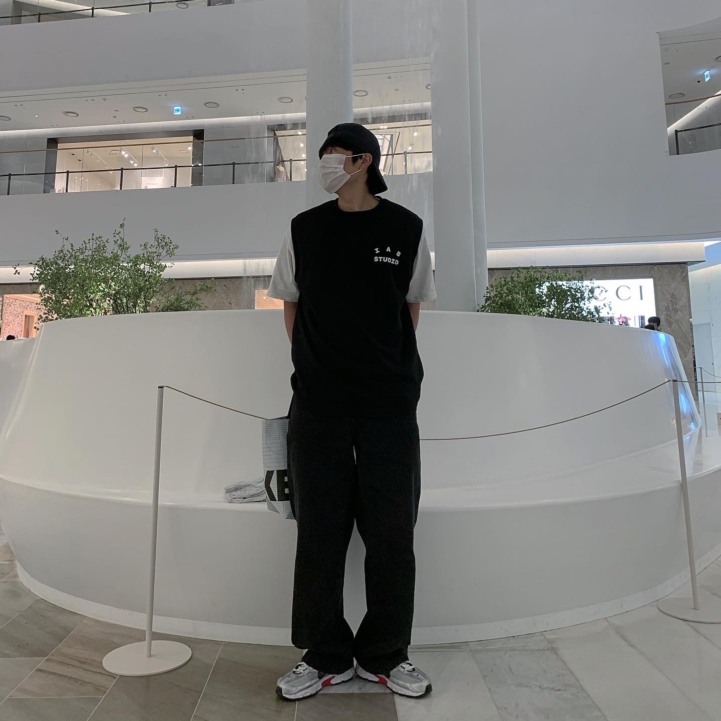 IAB Studio Sleeveless Black, Nike Initiator Metallic Silver Black 착용 스타일 - 1