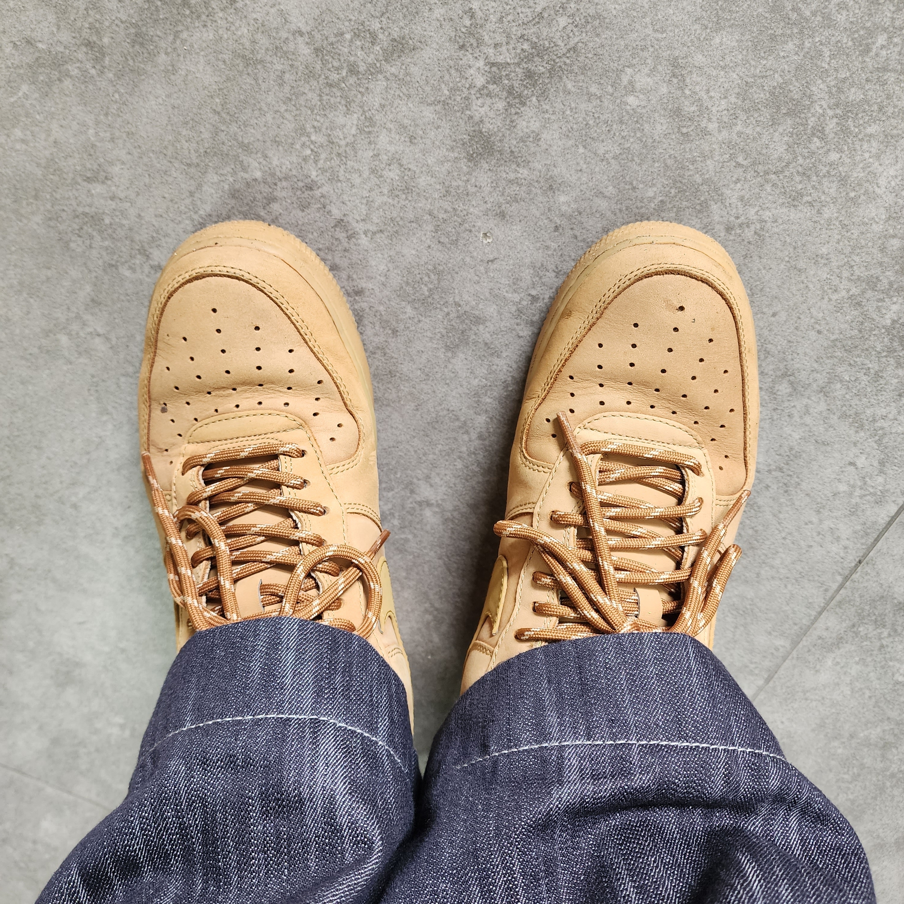 Nike Air Force 1 '07 WB Flax 착용 스타일