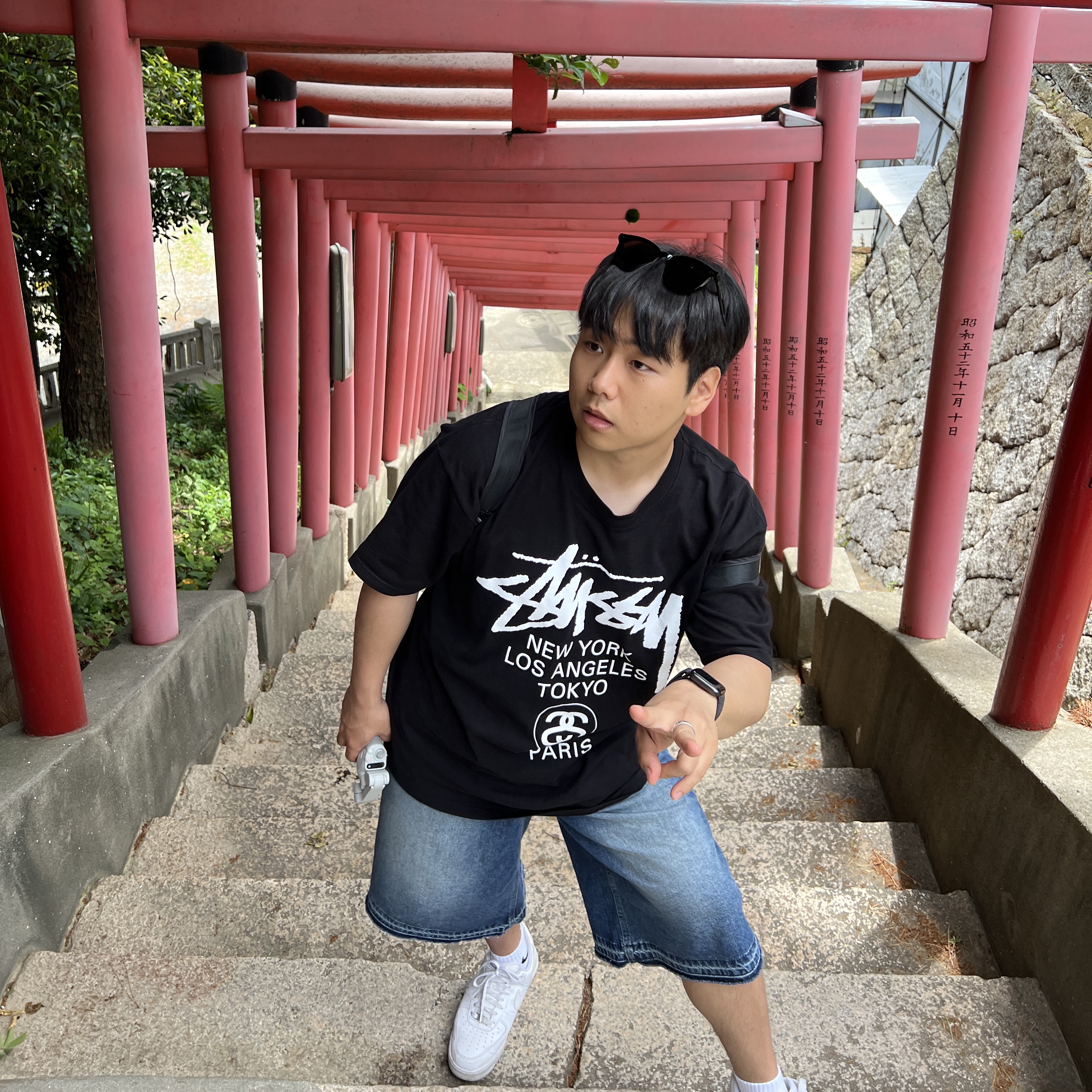 Stussy World Tour T-Shirt Black, Nike Air Force 1 '07 Low White 착용 스타일 - 1
