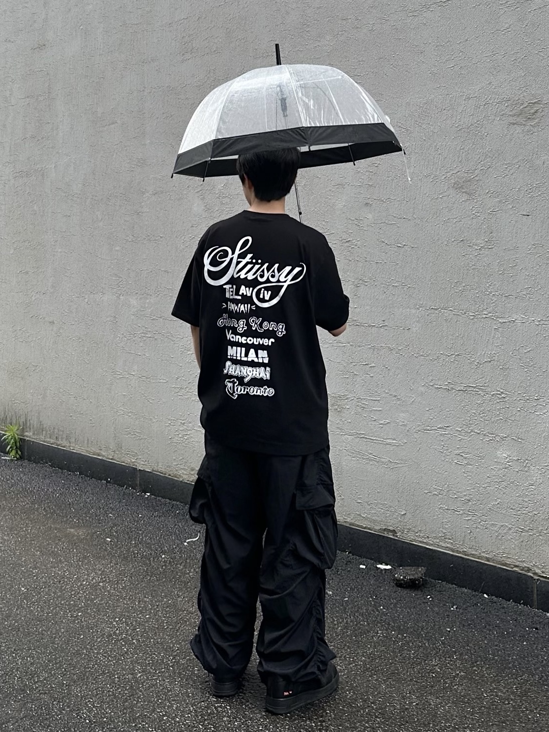 Stussy Tour T-Shirt Black, Nike x Supreme Air Force 1 Low Black 착용 스타일 - 2