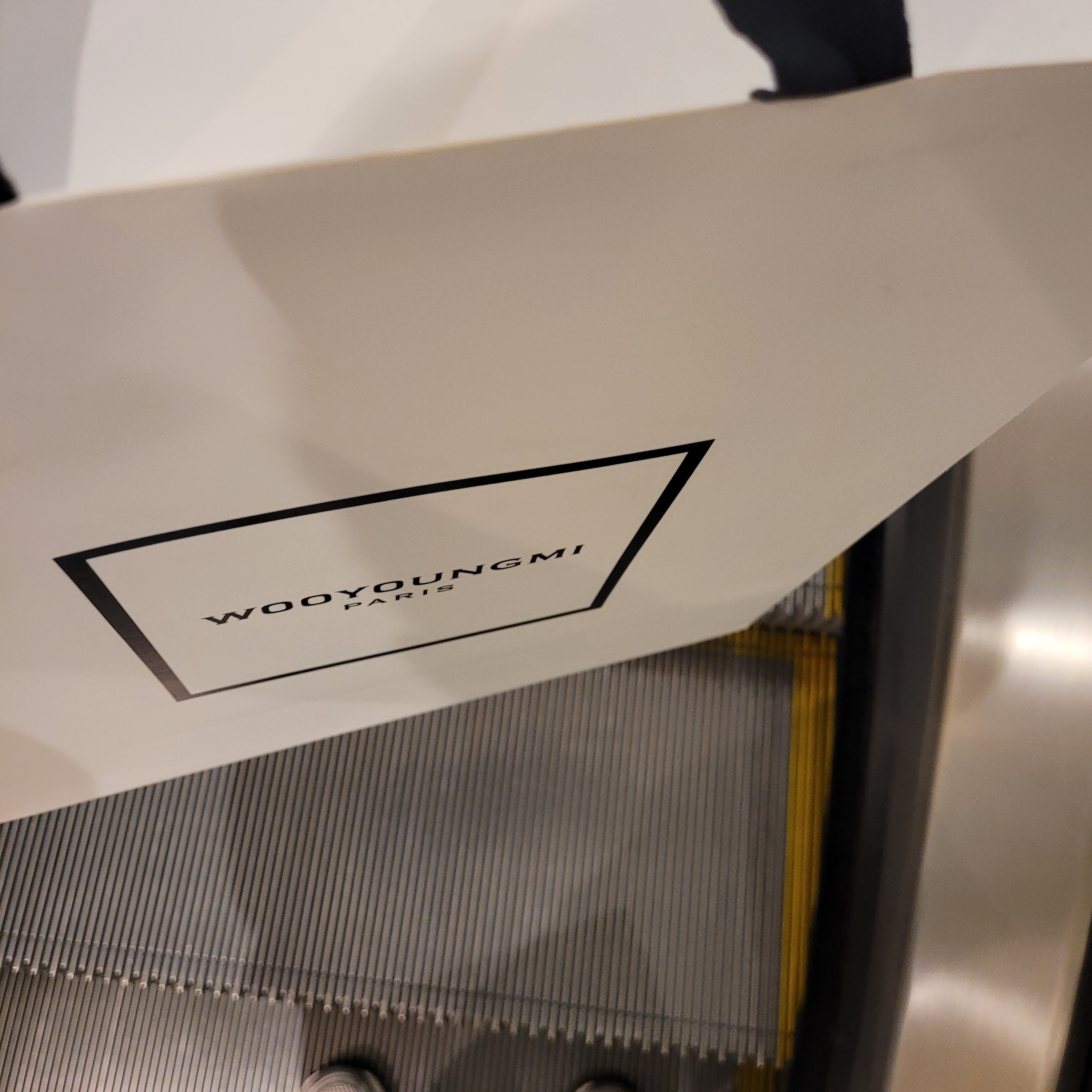 Wooyoungmi Square Mini Bag Black 착용 스타일