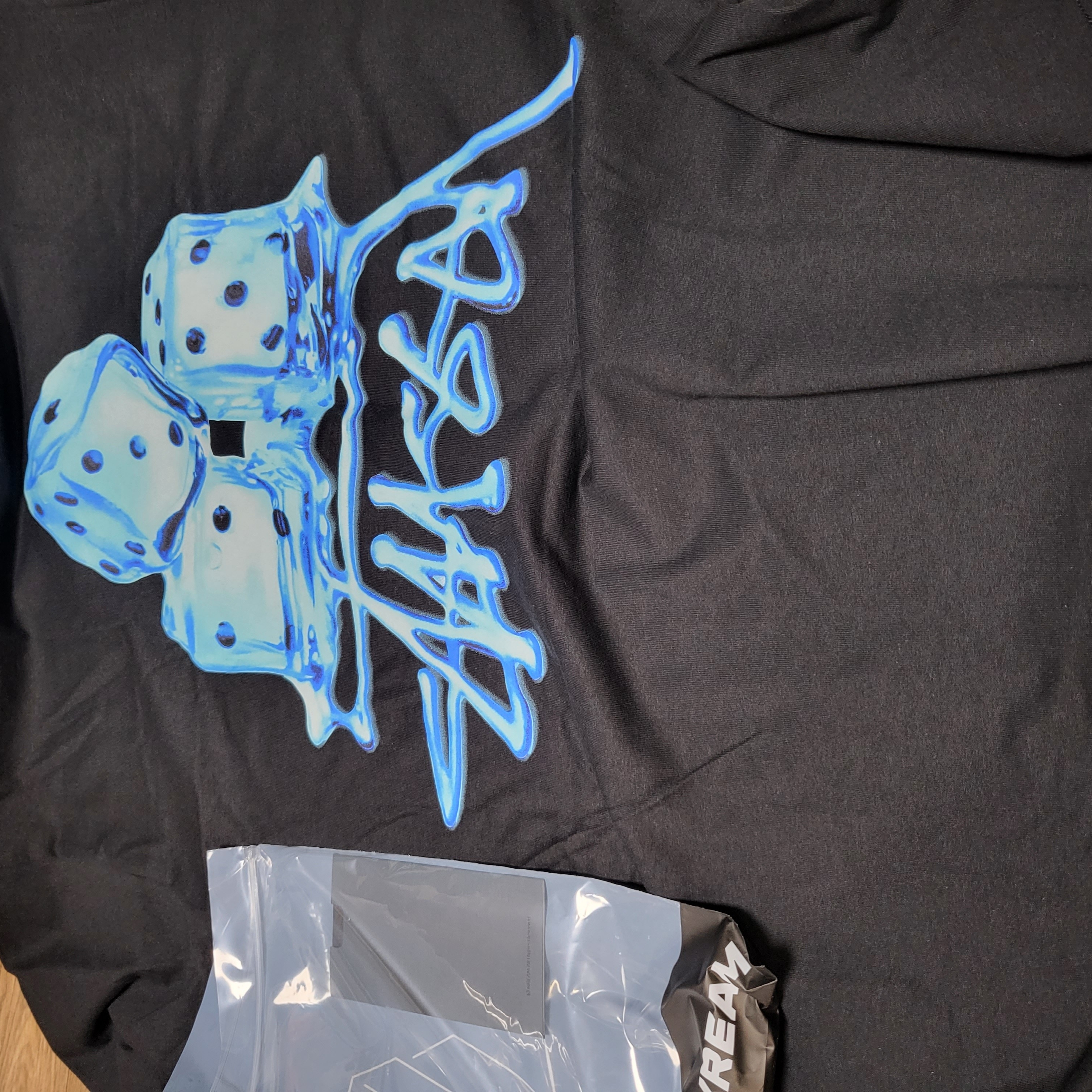 Stussy Melted T-Shirt Black 착용 스타일 - 2