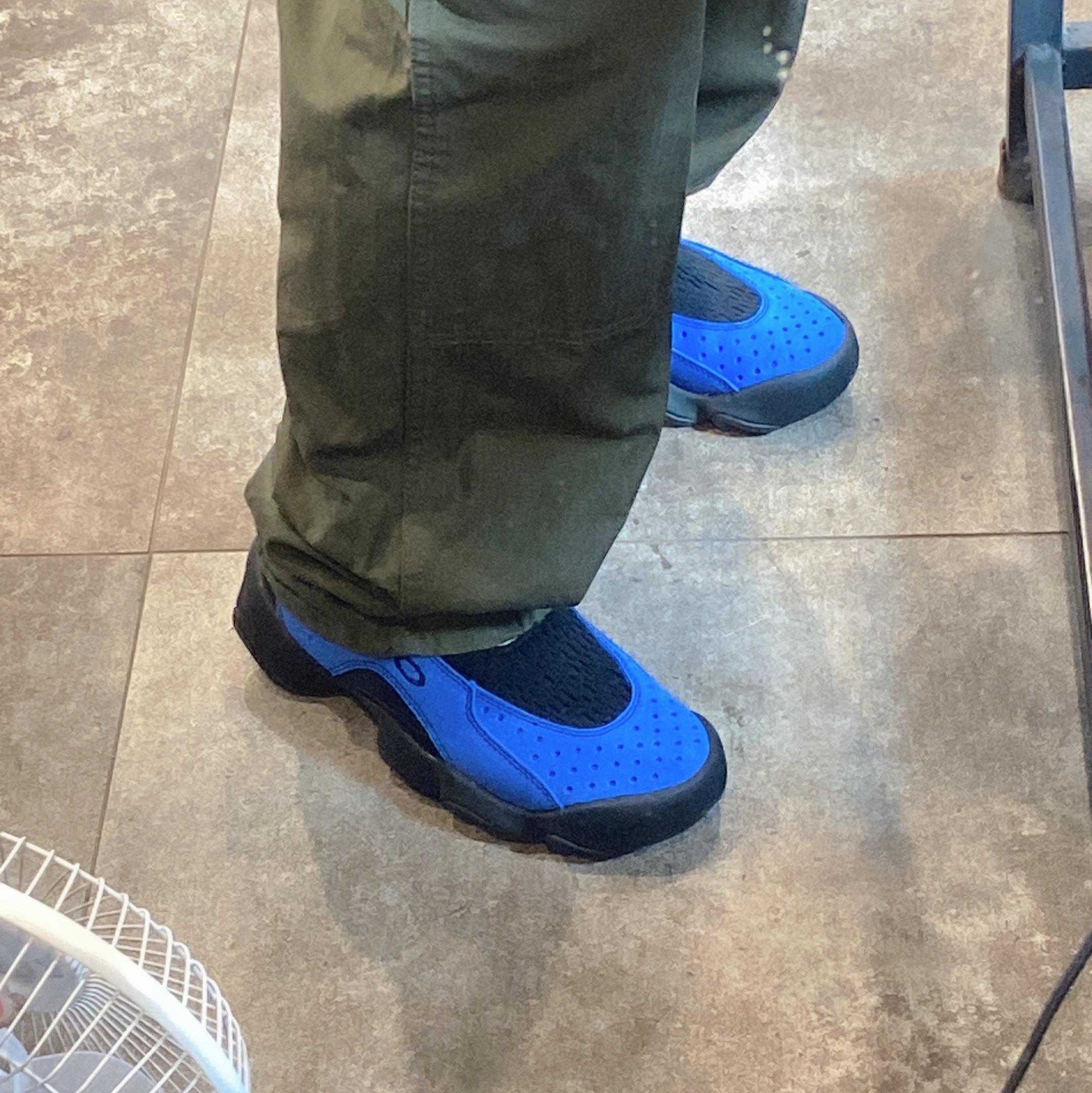 Oakley Factory Team x Brain Dead Flesh Sandal Electric Blue Black 착용 스타일 - 1