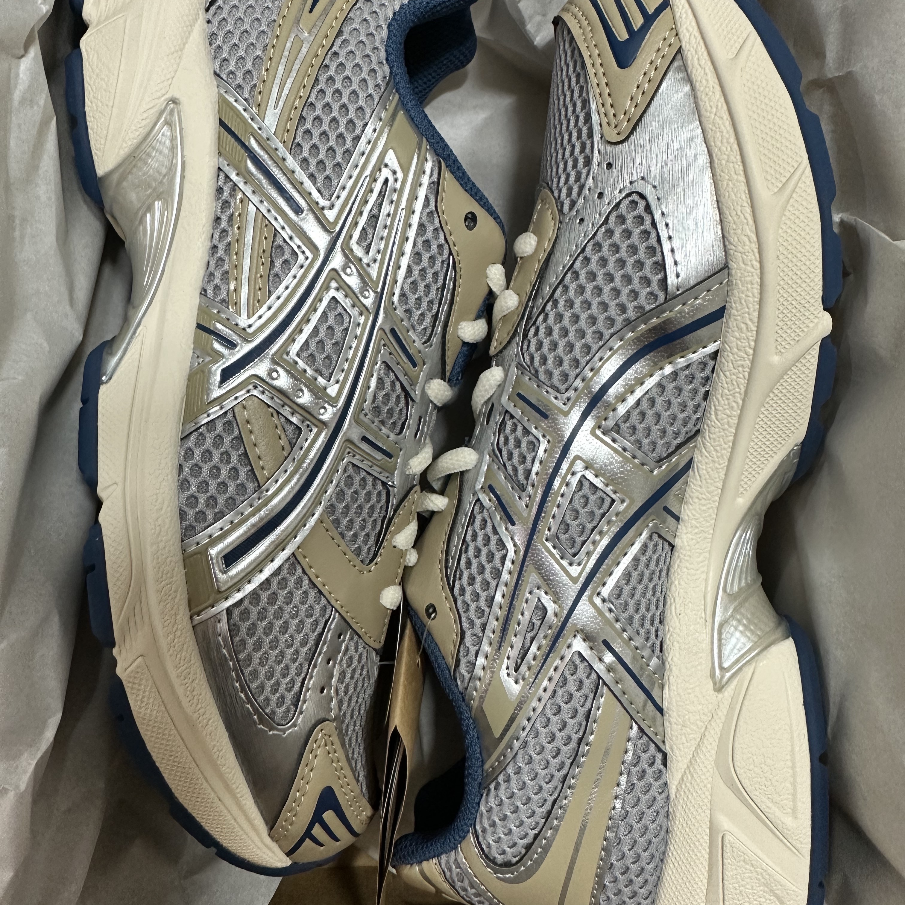 Asics Gel-1130 Oyster Grey Pure Silver 착용 스타일