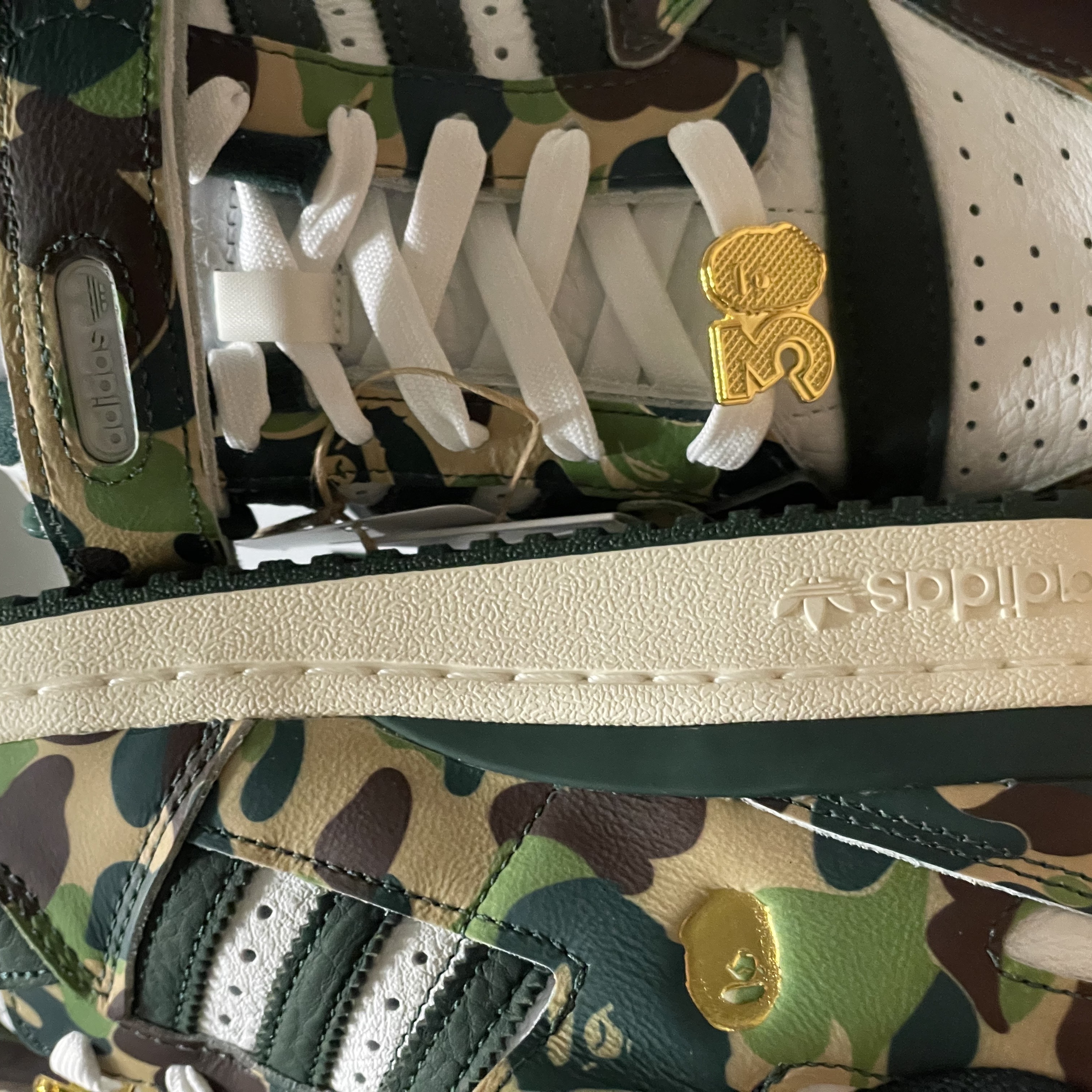 Adidas x BAPE Forum 84 Low Green Camo, Adidas x BAPE Forum 84 Low Blue Camo 착용 스타일 - 4