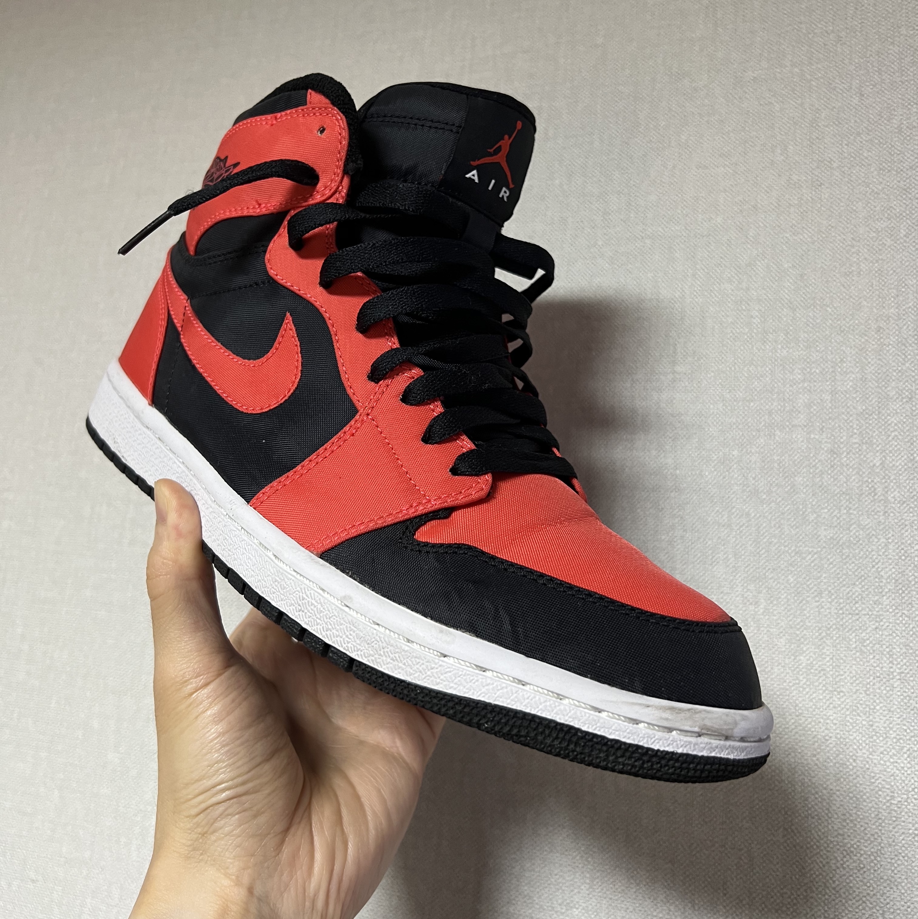 Jordan 1 Retro Max Orange 착용 스타일