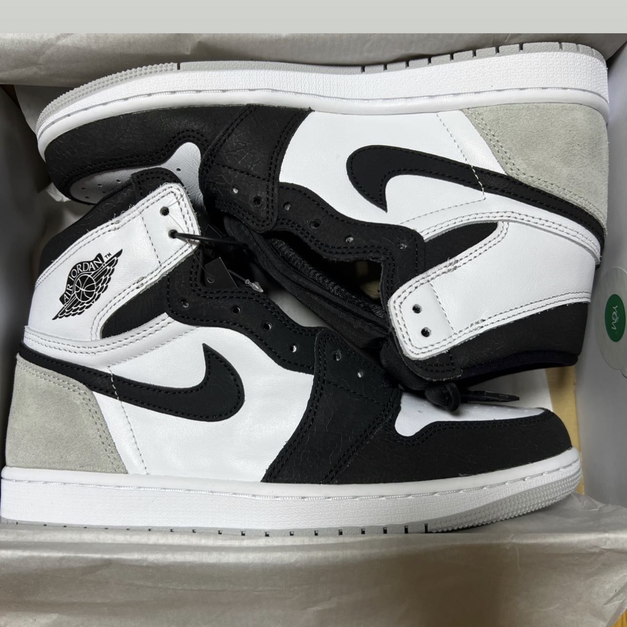 Jordan 1 Retro High OG Bleached Coral 착용 스타일