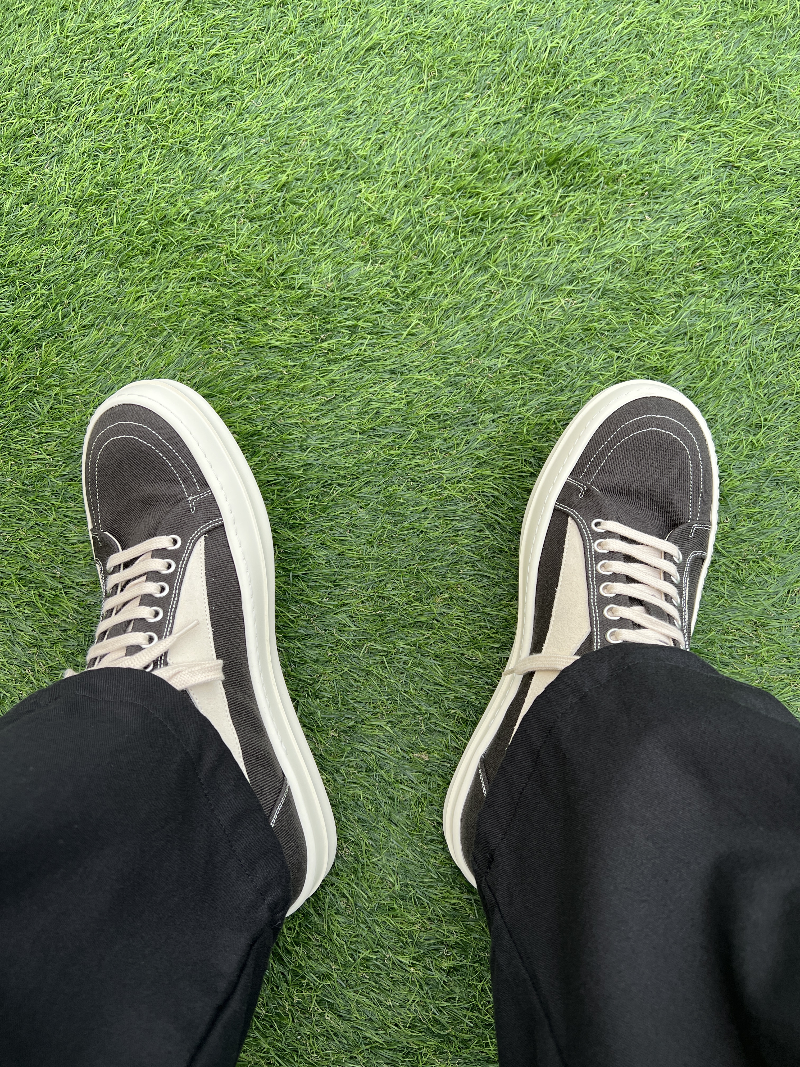 Rick Owens Drkshdw Suede Vintage Sneakers Dark Dust Pearl Milk White ์ฐฉ์ฉ ์คํ์ผ - 1