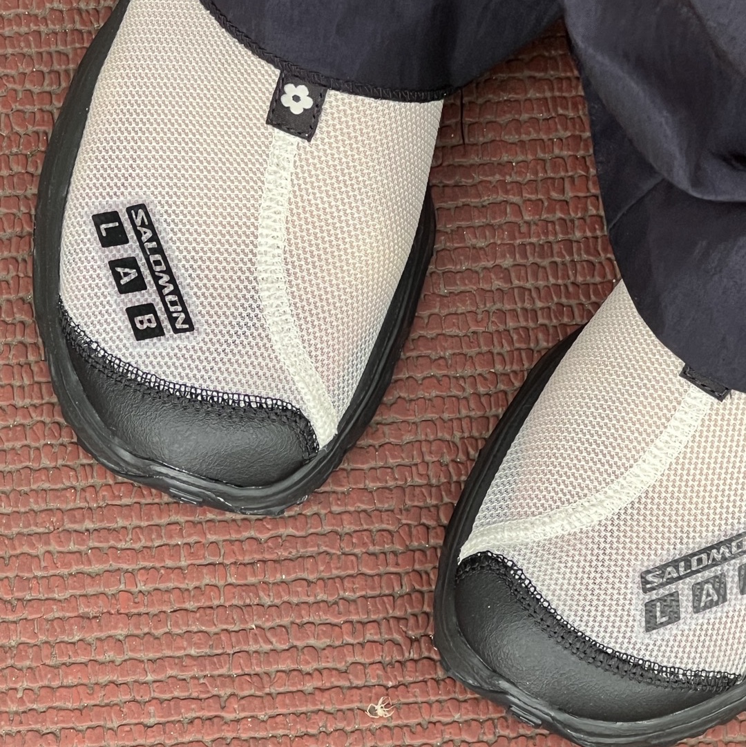 Salomon x Sandy Liang RX Moc 3.0 Black White 착용 스타일 - 1