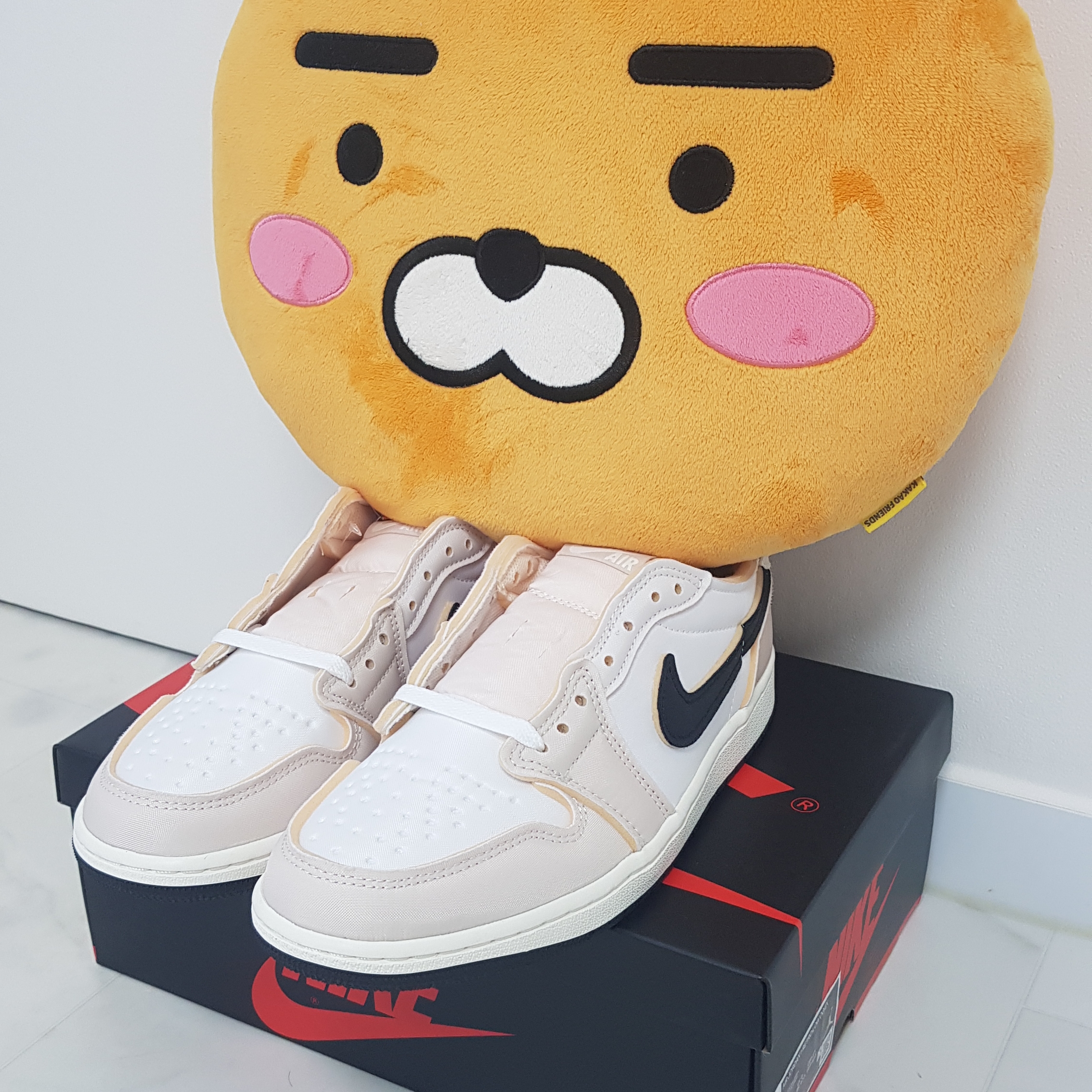 Jordan 1 Retro Low OG EX White and Coconut Milk 착용 스타일 - 2