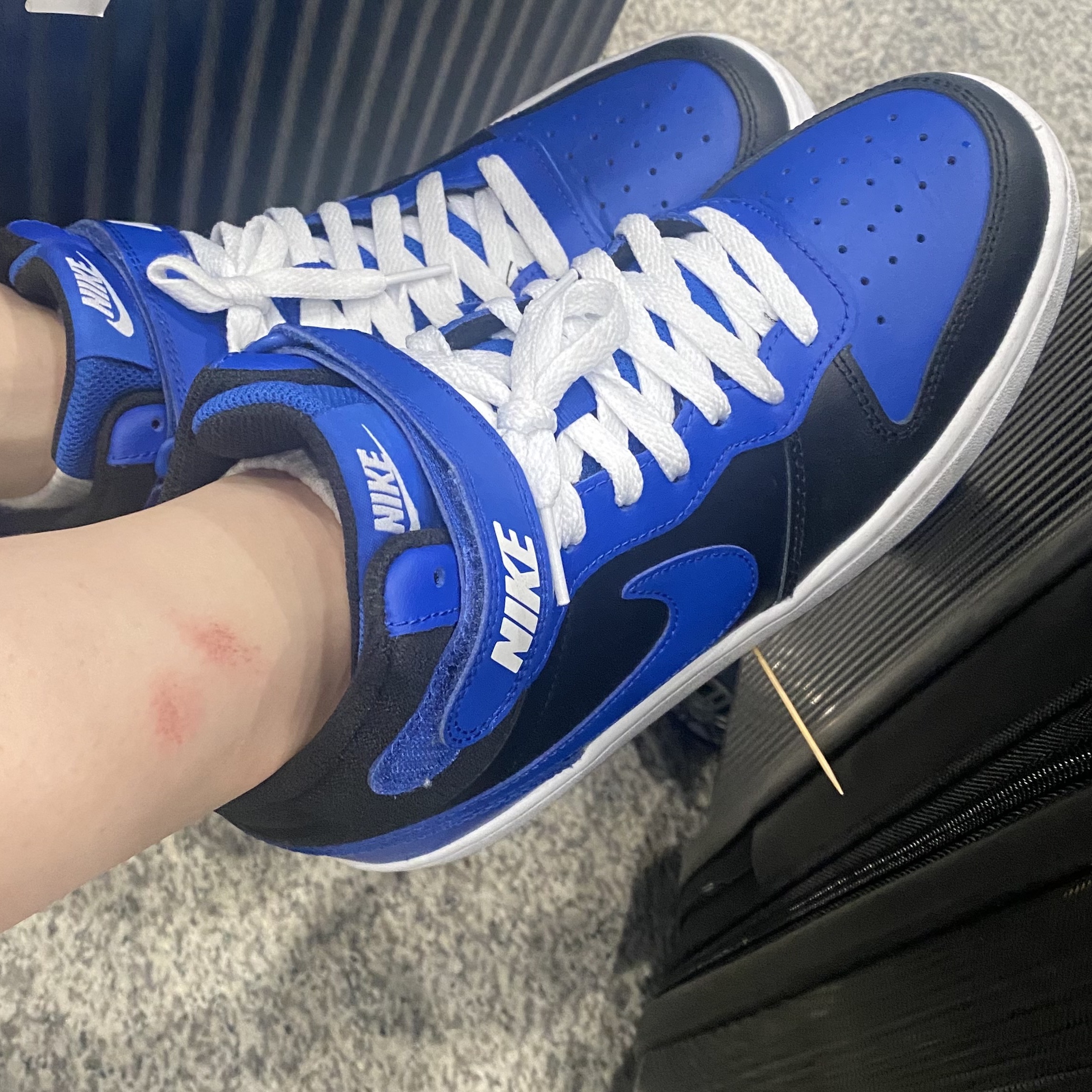 (GS) Nike Court Borough Mid 2 Black Game Royal 착용 스타일 - 3