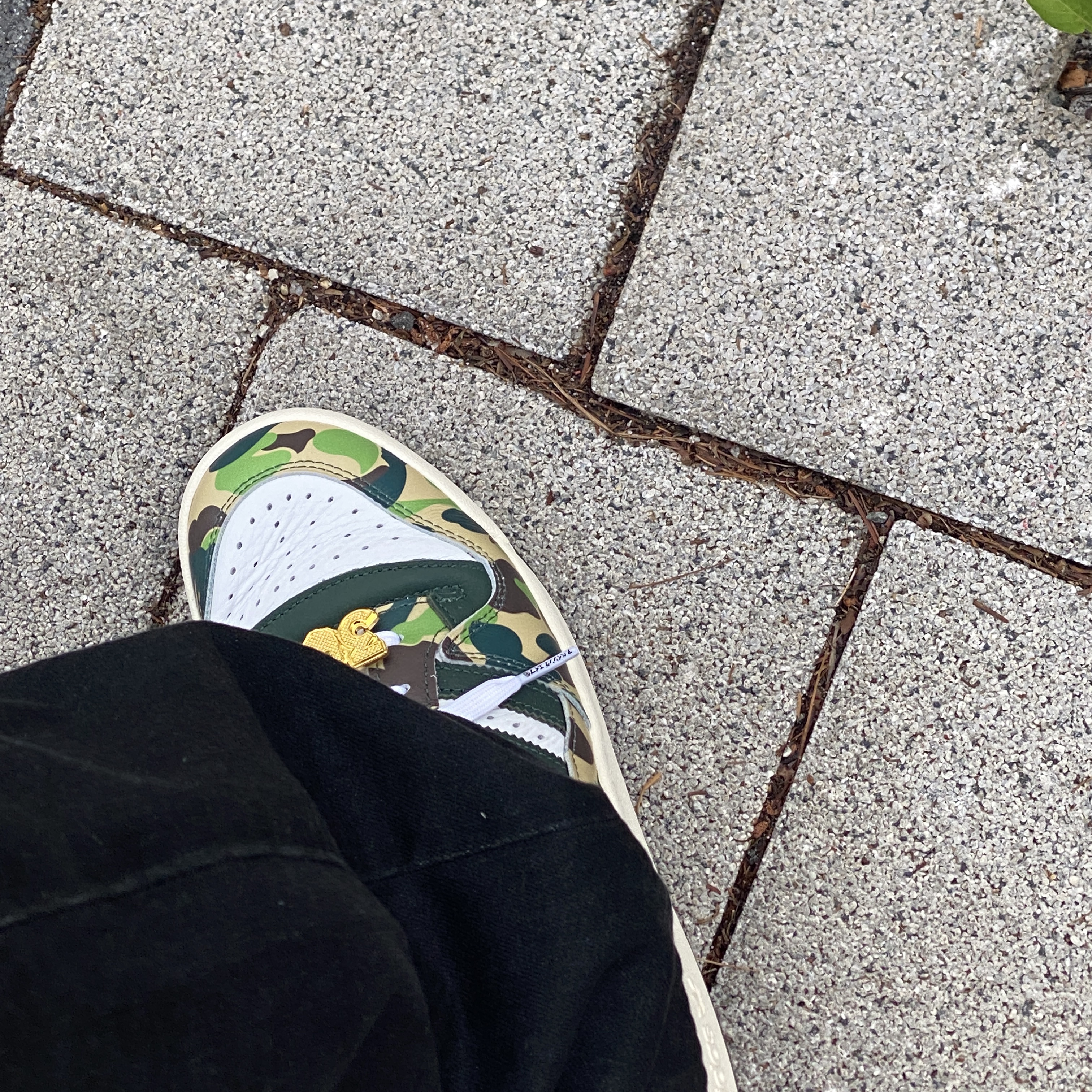 Adidas x BAPE Forum 84 Low Green Camo 착용 스타일 - 2