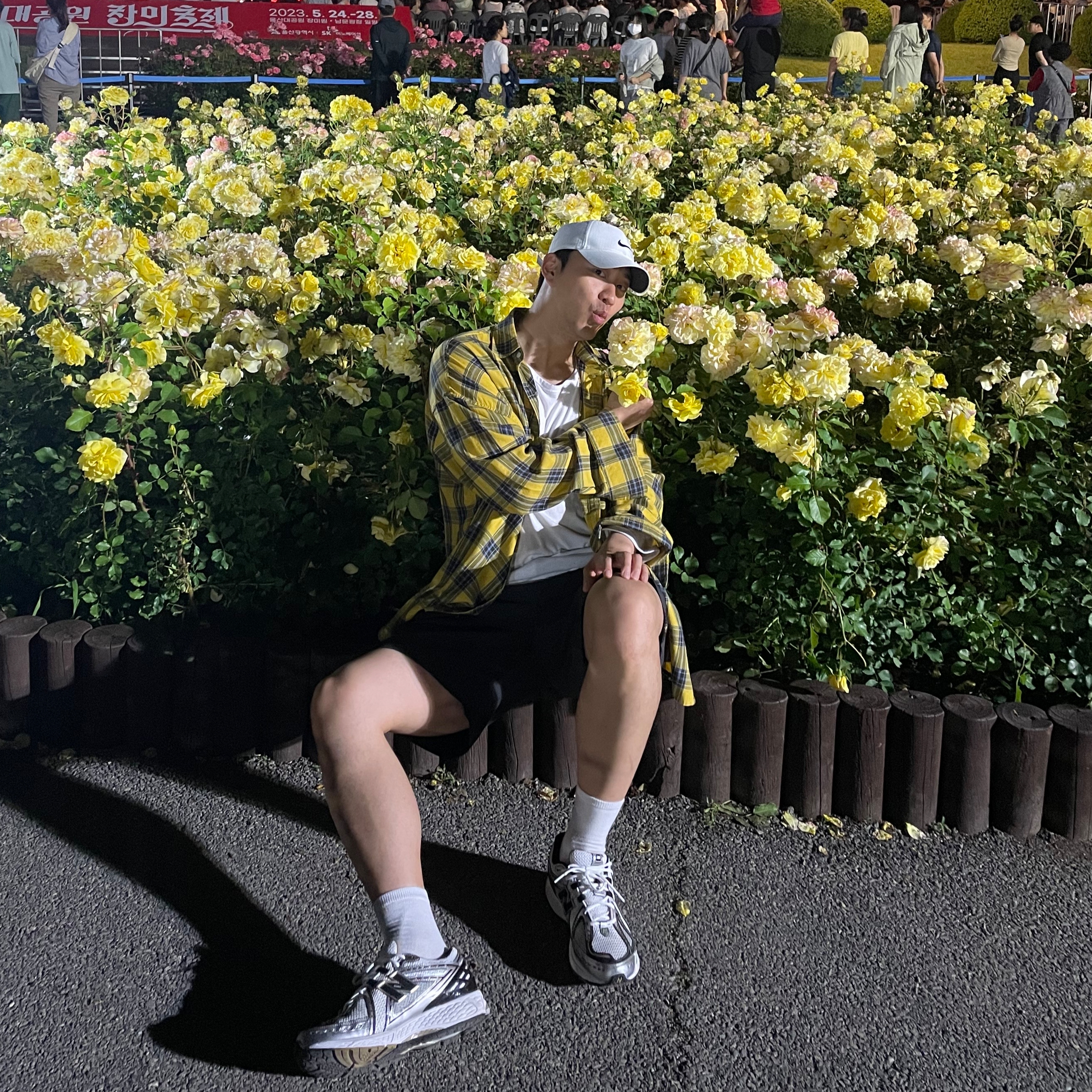 New Balance 1906R White Gold 착용 스타일