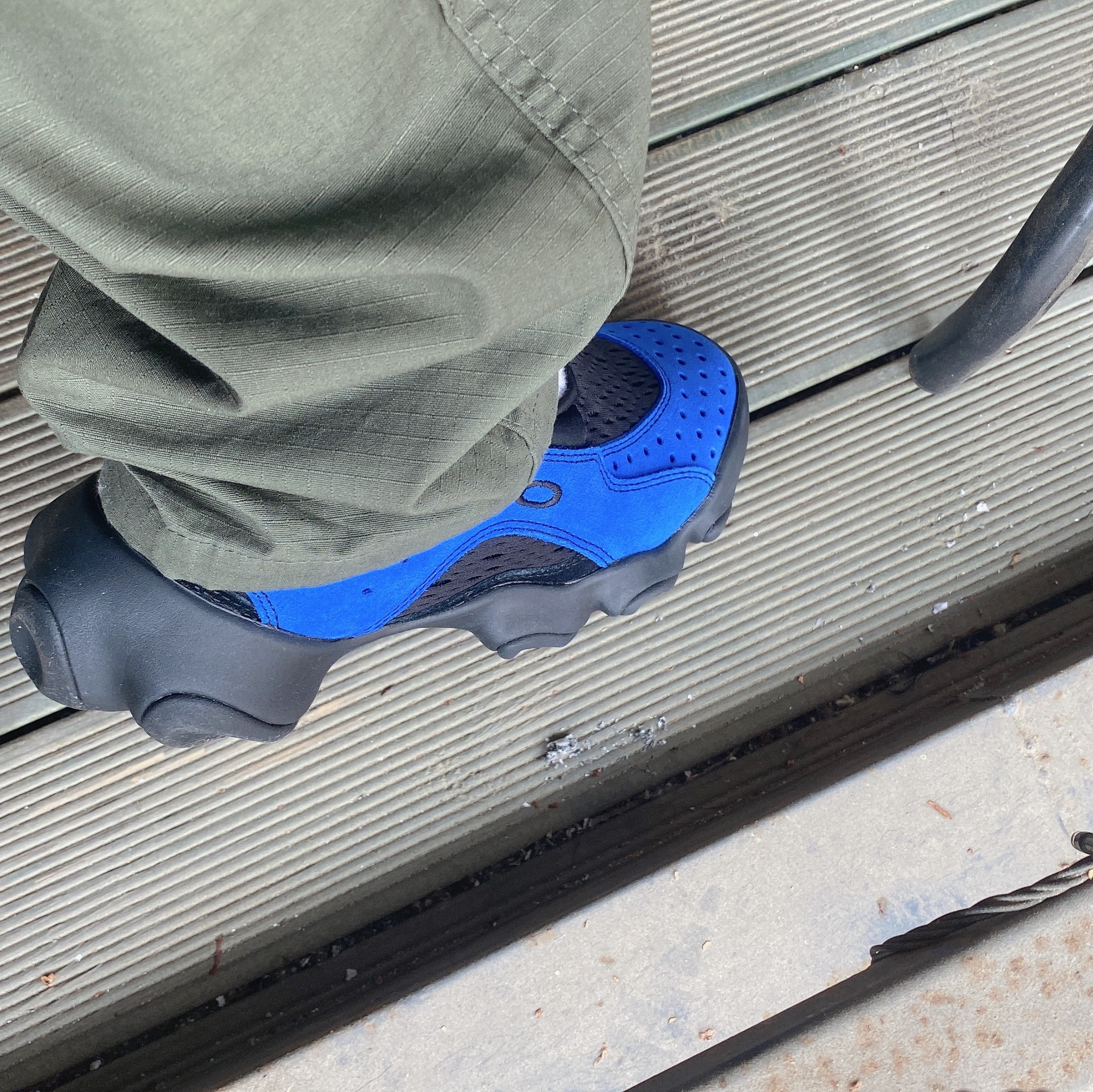 Oakley Factory Team x Brain Dead Flesh Sandal Electric Blue Black 착용 스타일 - 2