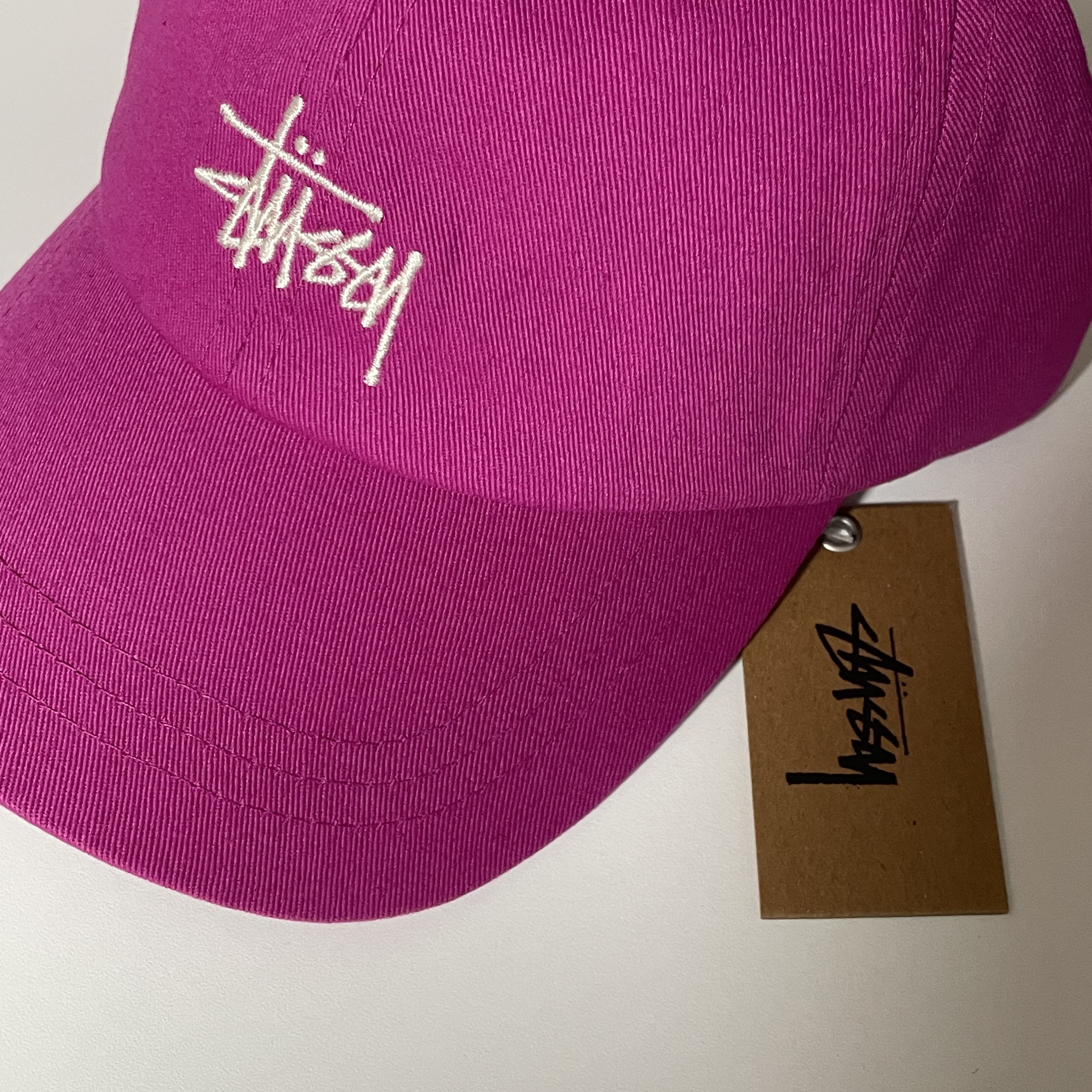 Stussy Basic Stock Low Pro Cap Magenta 착용 스타일