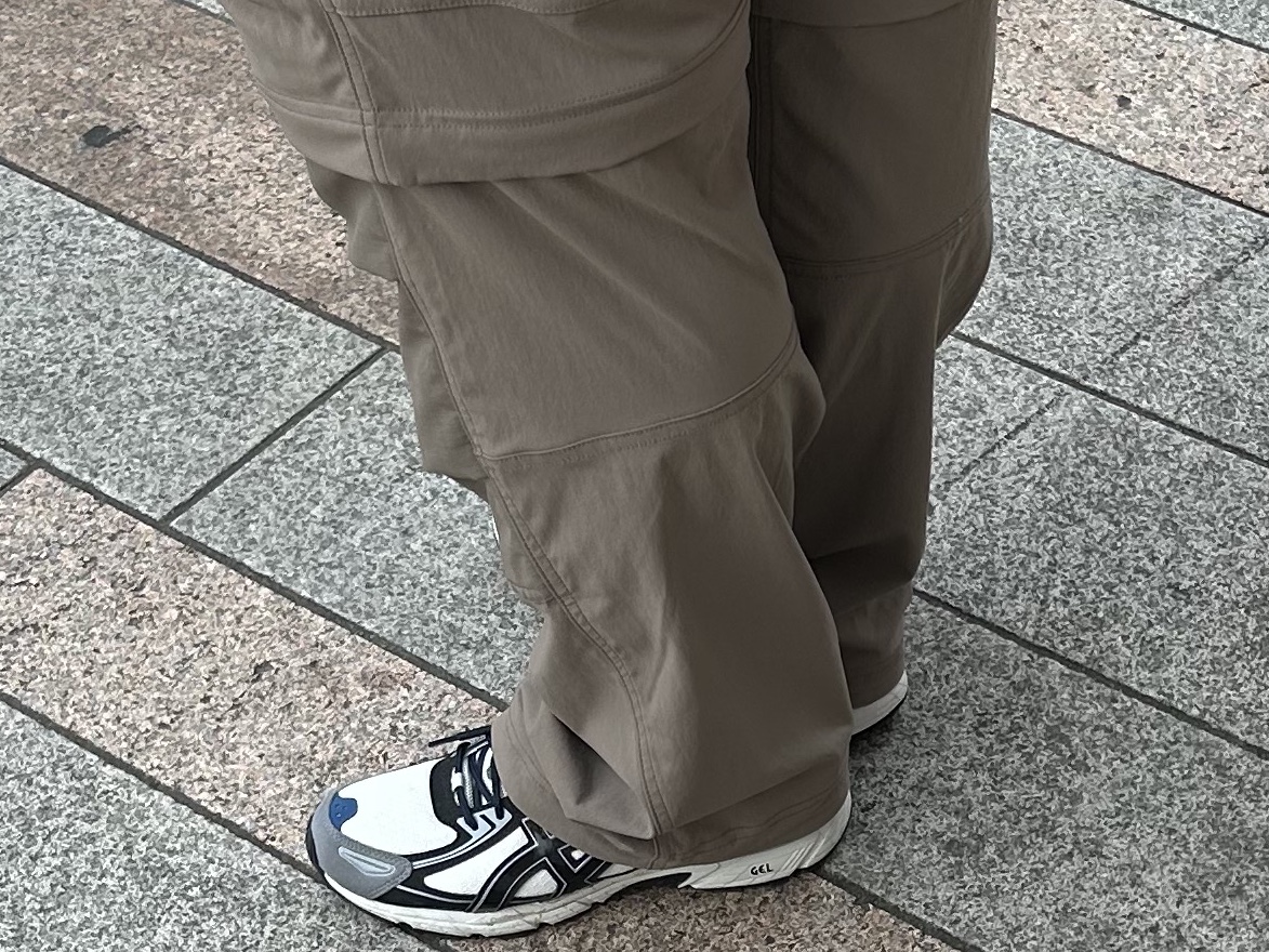 IAB Studio x Obey Eyes Icon T-Shirt Melon, Asics Gel-Venture 6 SPS Glacier Grey 착용 스타일 - 2