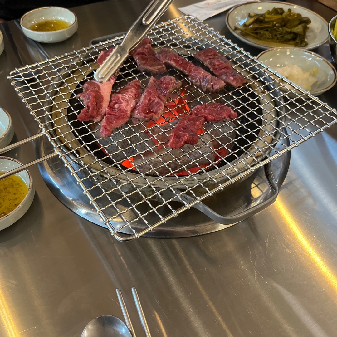 뉴발란스 x 토앤토 플립플랍 아이보리, 나이키 에어맥스 97 트리플 화이트 울프 그레이 착용 스타일 - 2