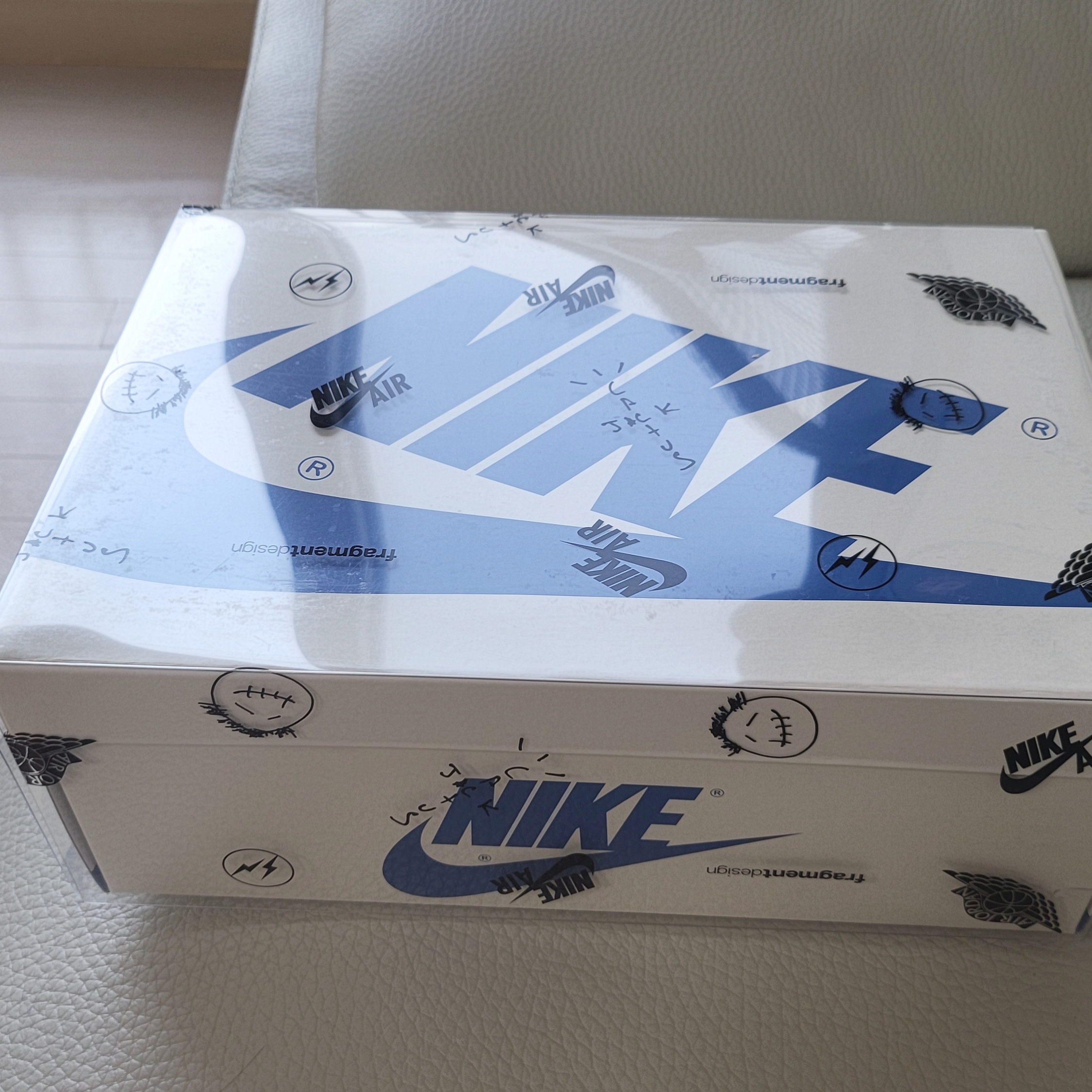Jordan 1 x Travis Scott x Fragment Retro Low OG SP Military Blue 착용 스타일 - 1